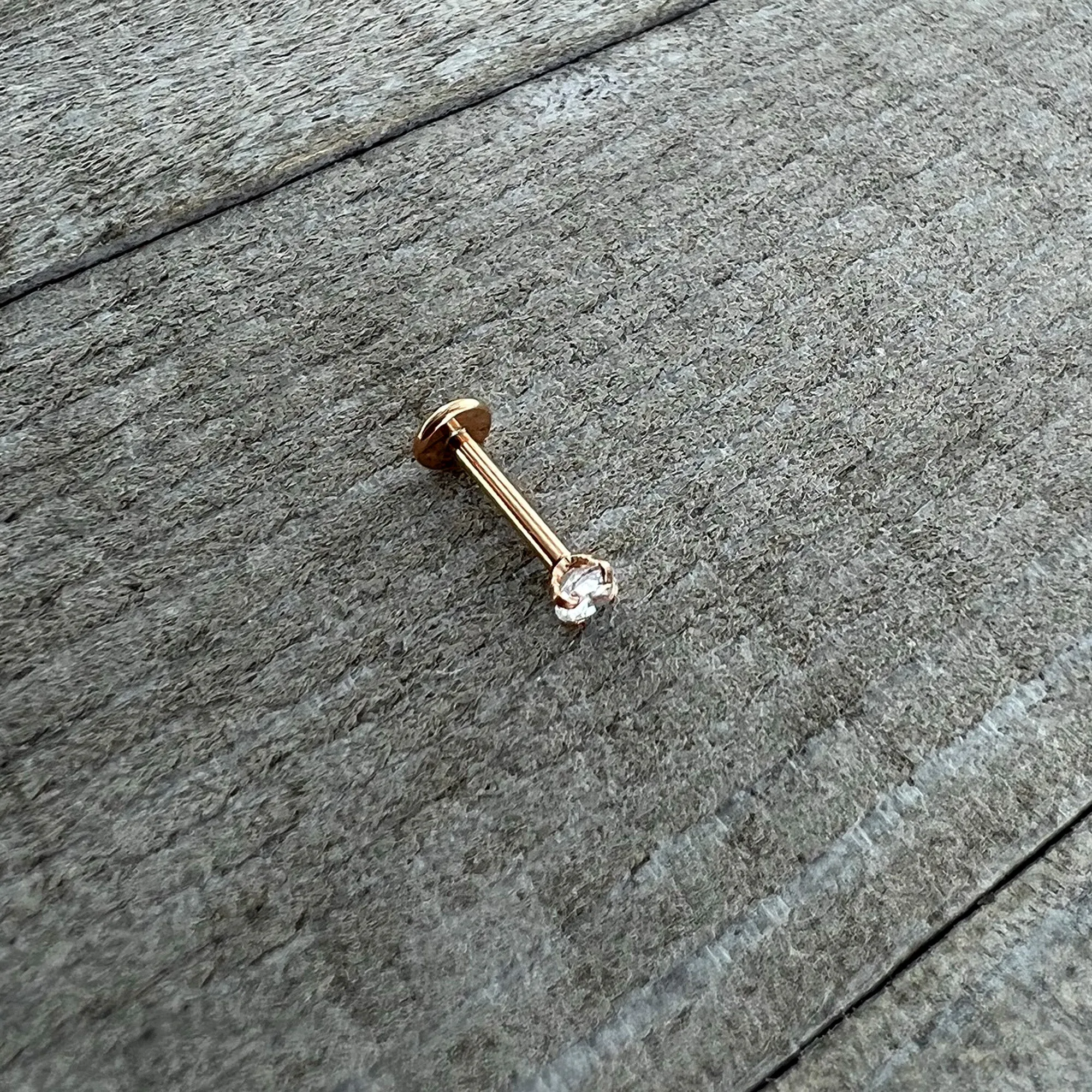 16 Gauge 5/16 Clear Gem Rosy Tone Round Internal Thread Labret Tragus
