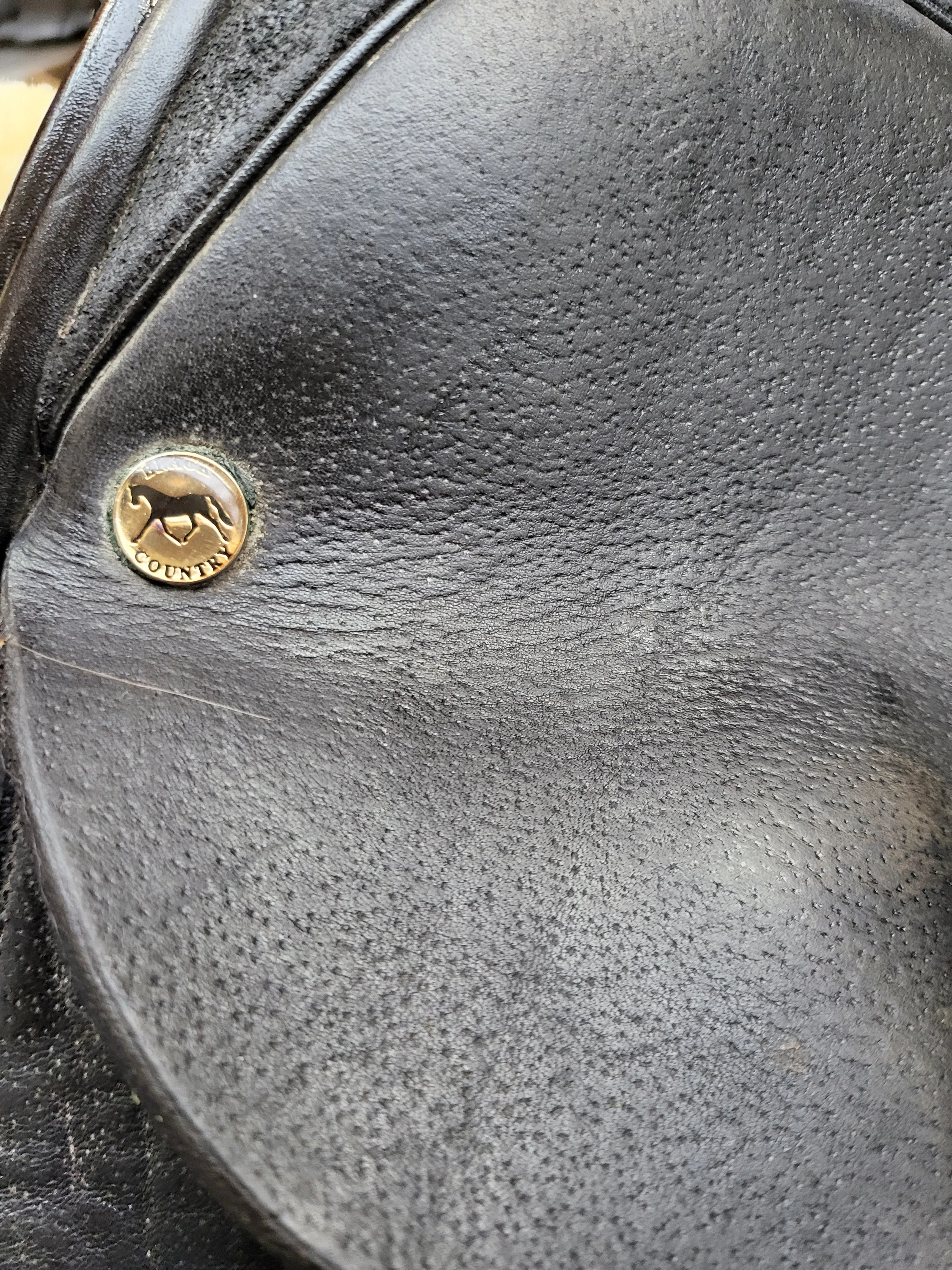 17.5" Black country saddle Wide