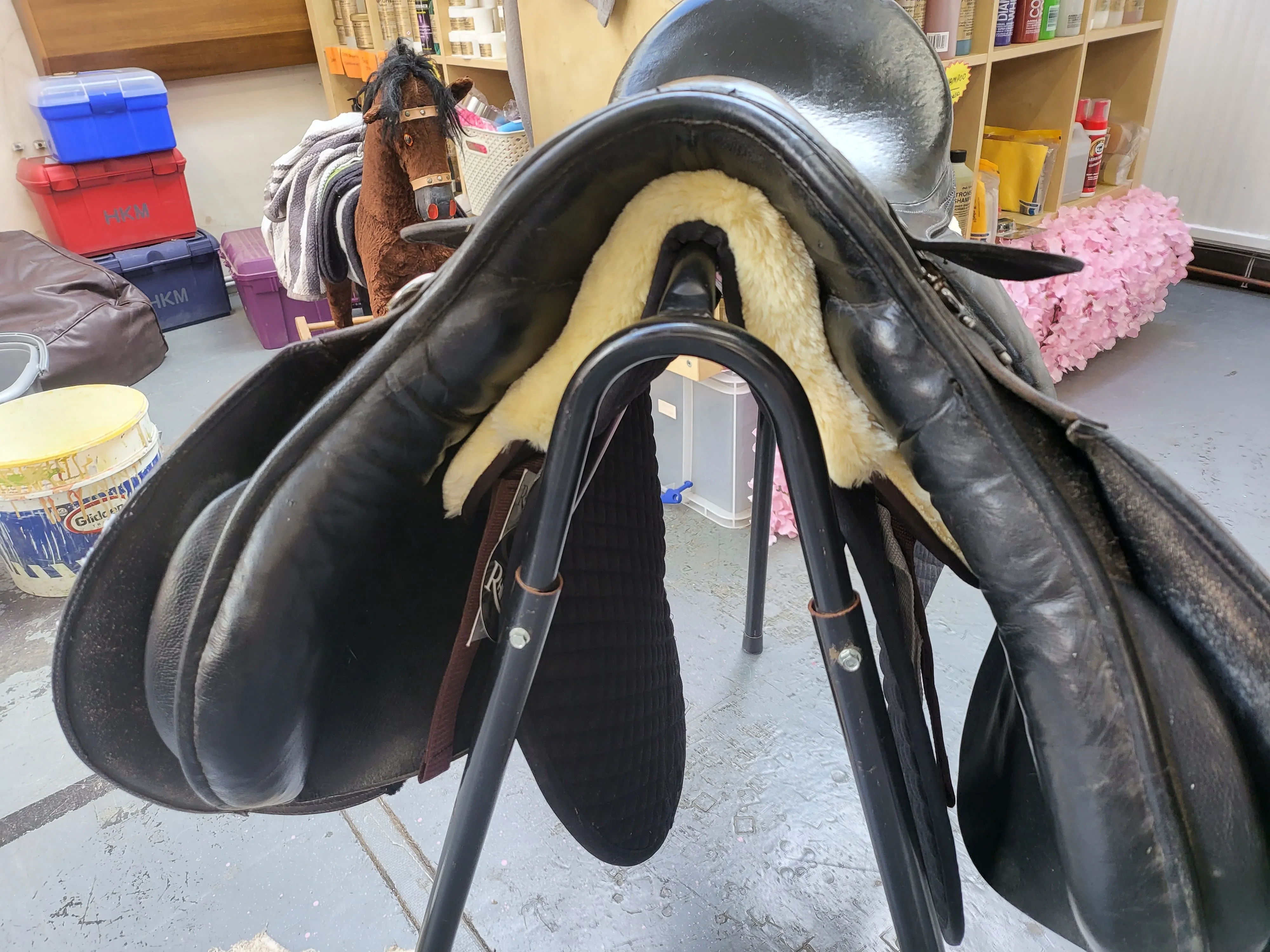 17" Black Wide Gallop saddle🔵