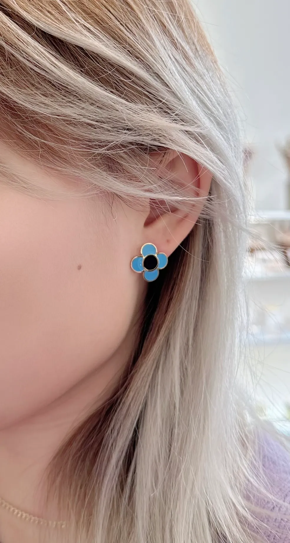 Amare Wear Daisy Flower Blue and Black Enamel Stud Earring