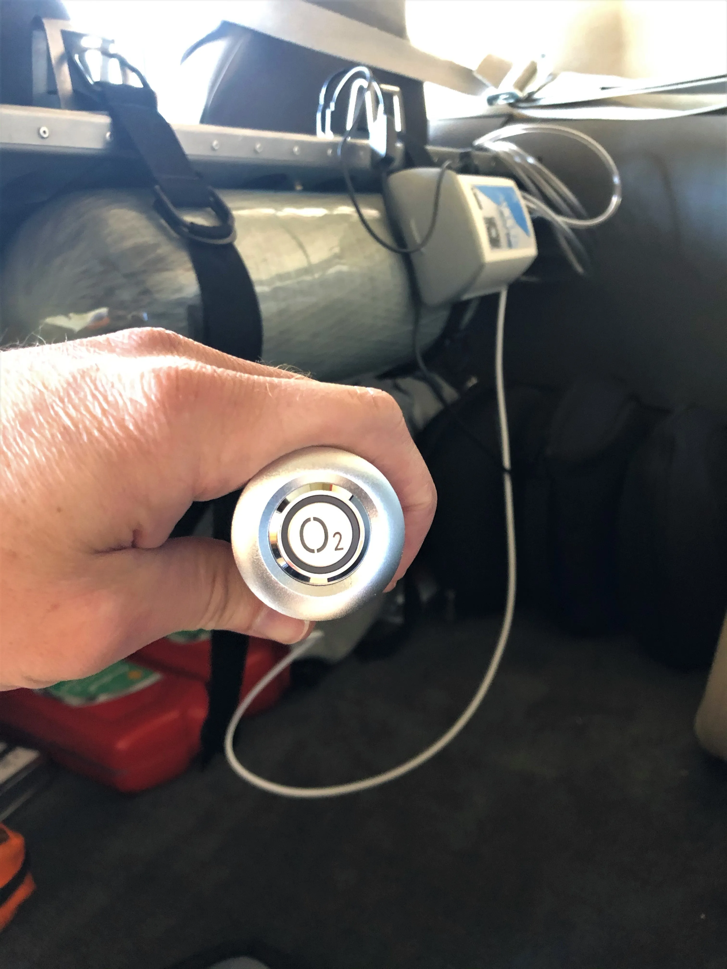 AVI8 2-Place Smart O2 Valve with 925L Bottle and Altus Meso