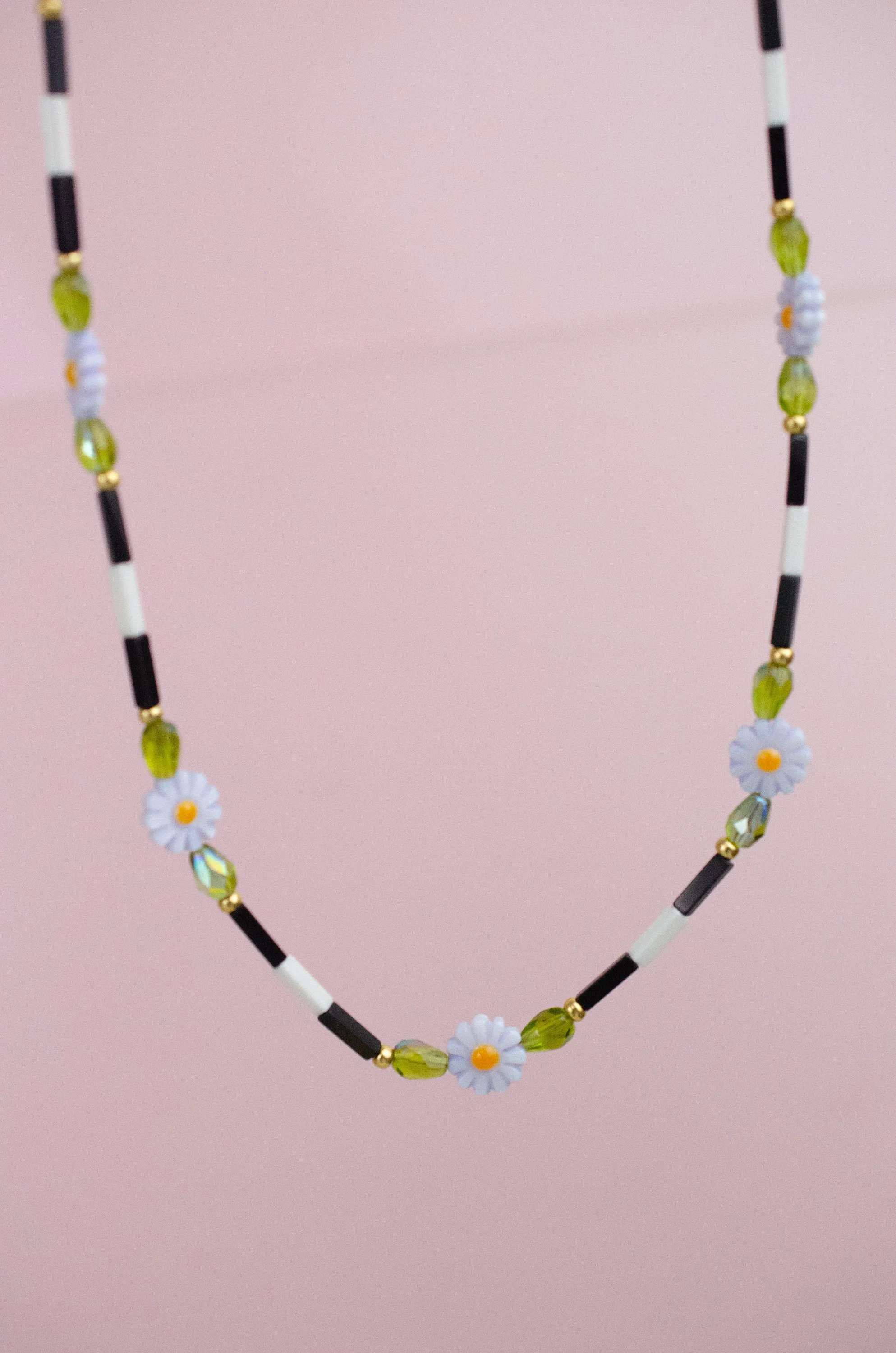 Beaded Flower Necklace, Flower friendship Necklace, Handmade Flower Jewelry, Daisy Necklace, Colorful beaded necklace, beaded statement