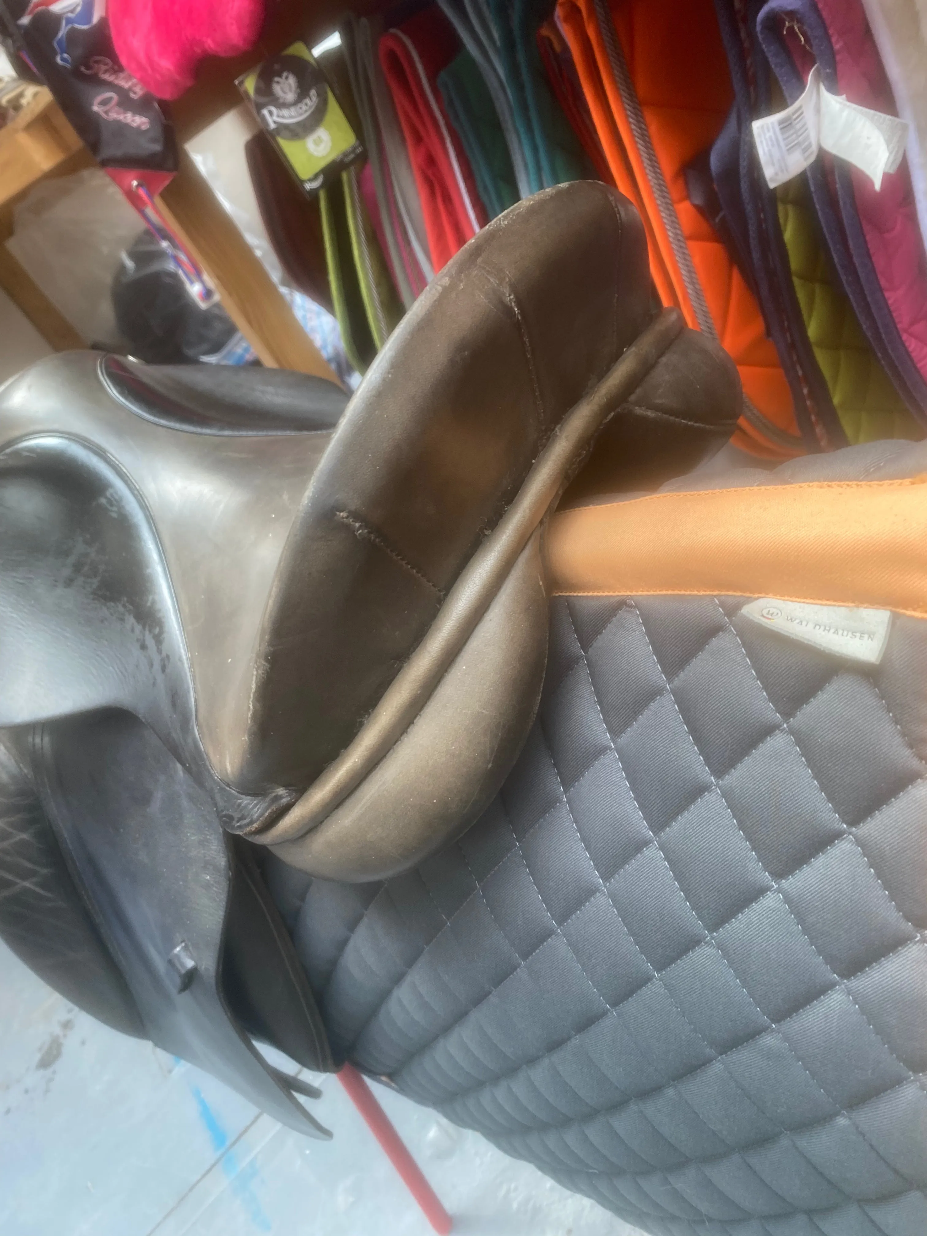 Black 2 tone working hunter cut saddle
