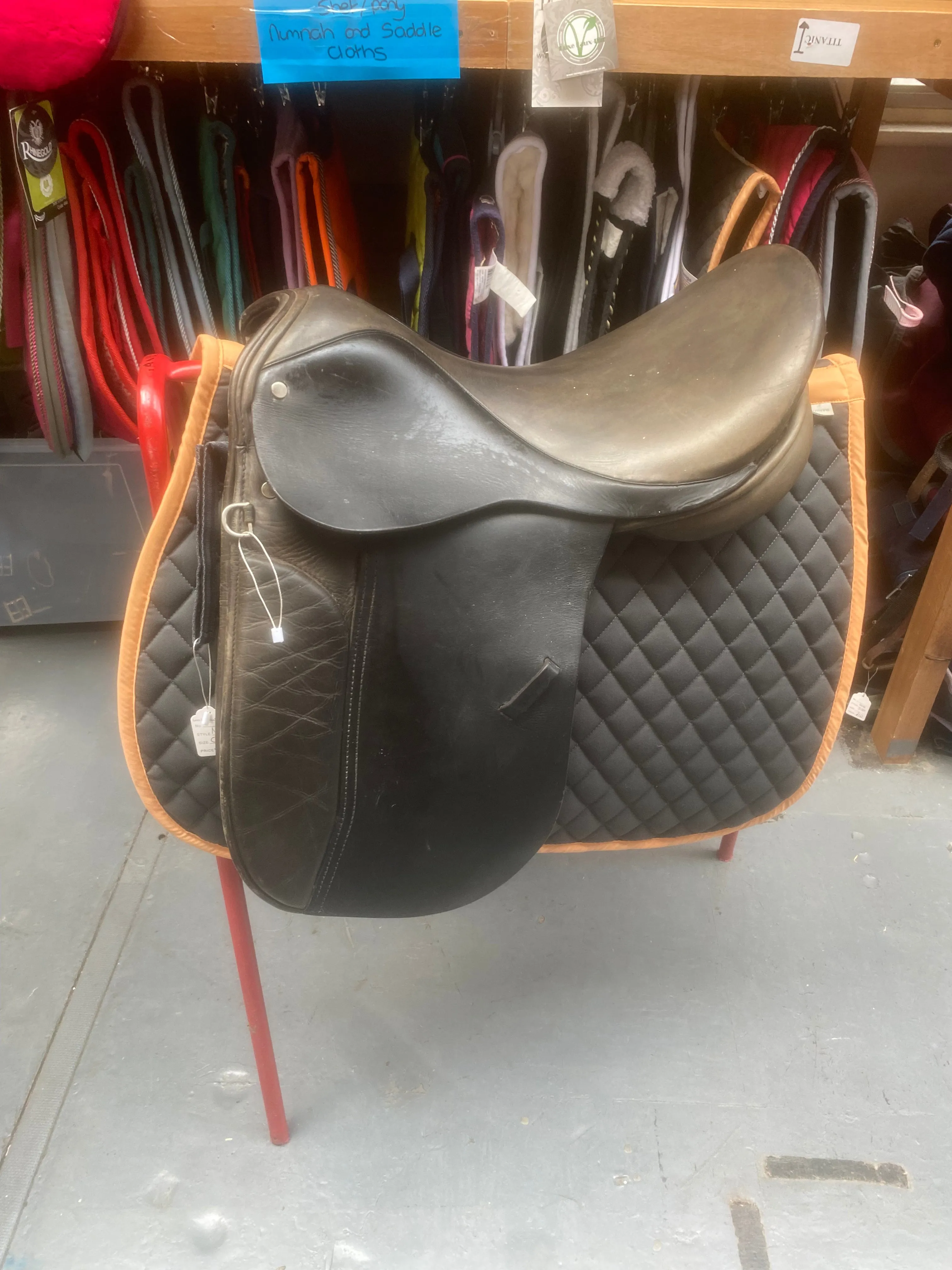 Black 2 tone working hunter cut saddle