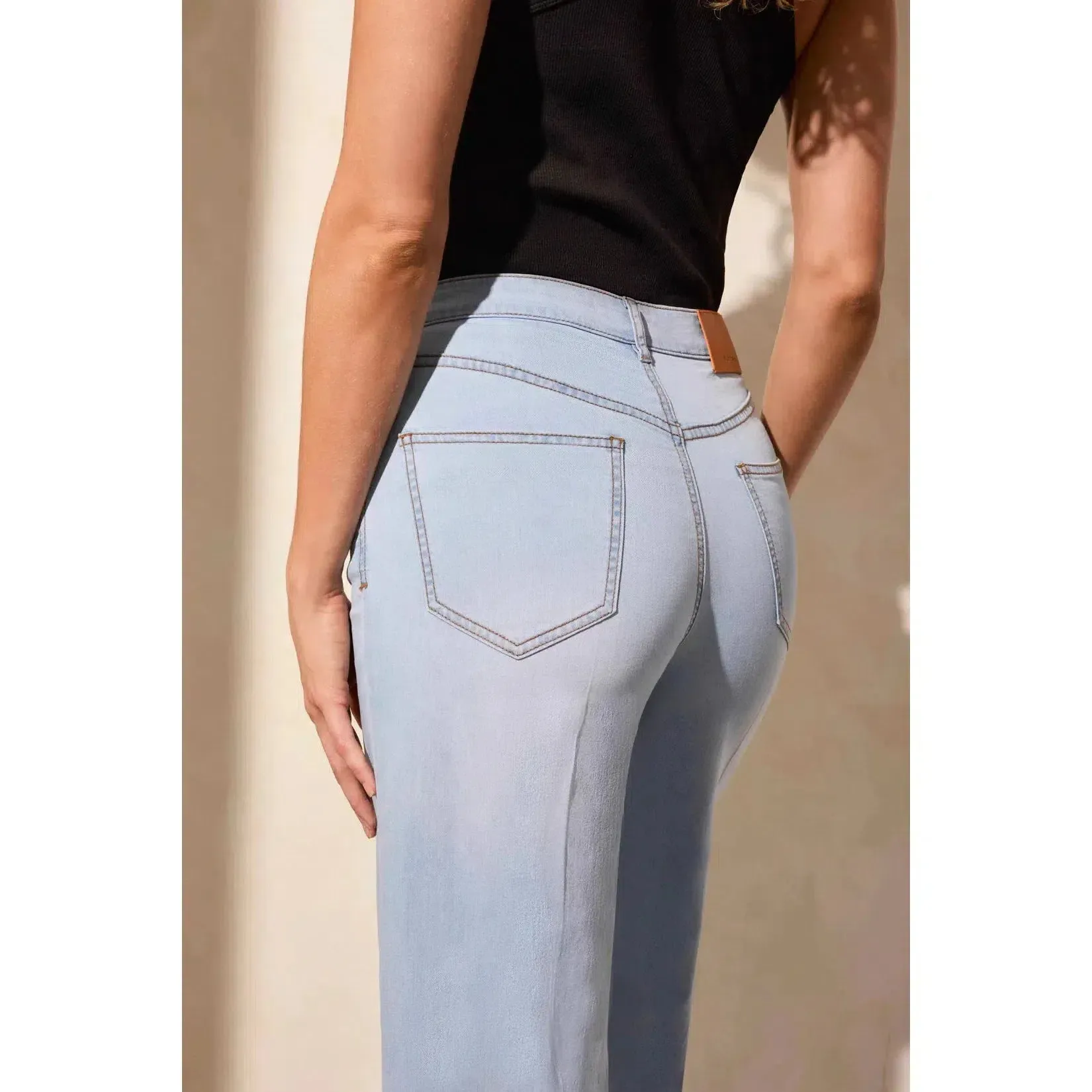 BROOKE HUGGING WIDE TROUSER JEANS