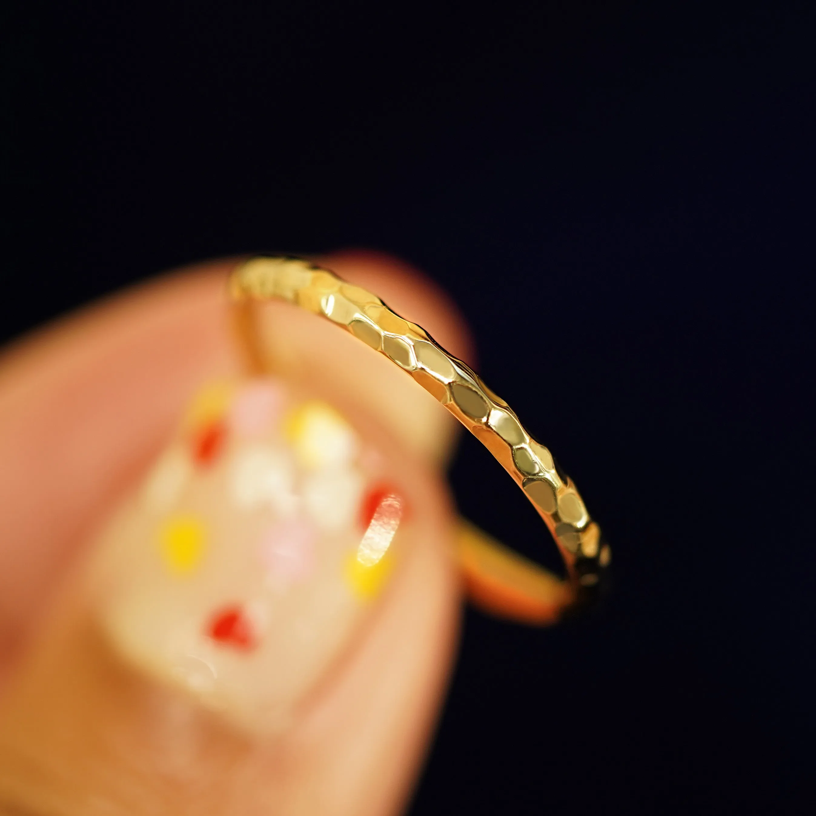 Curvy Hammered Band