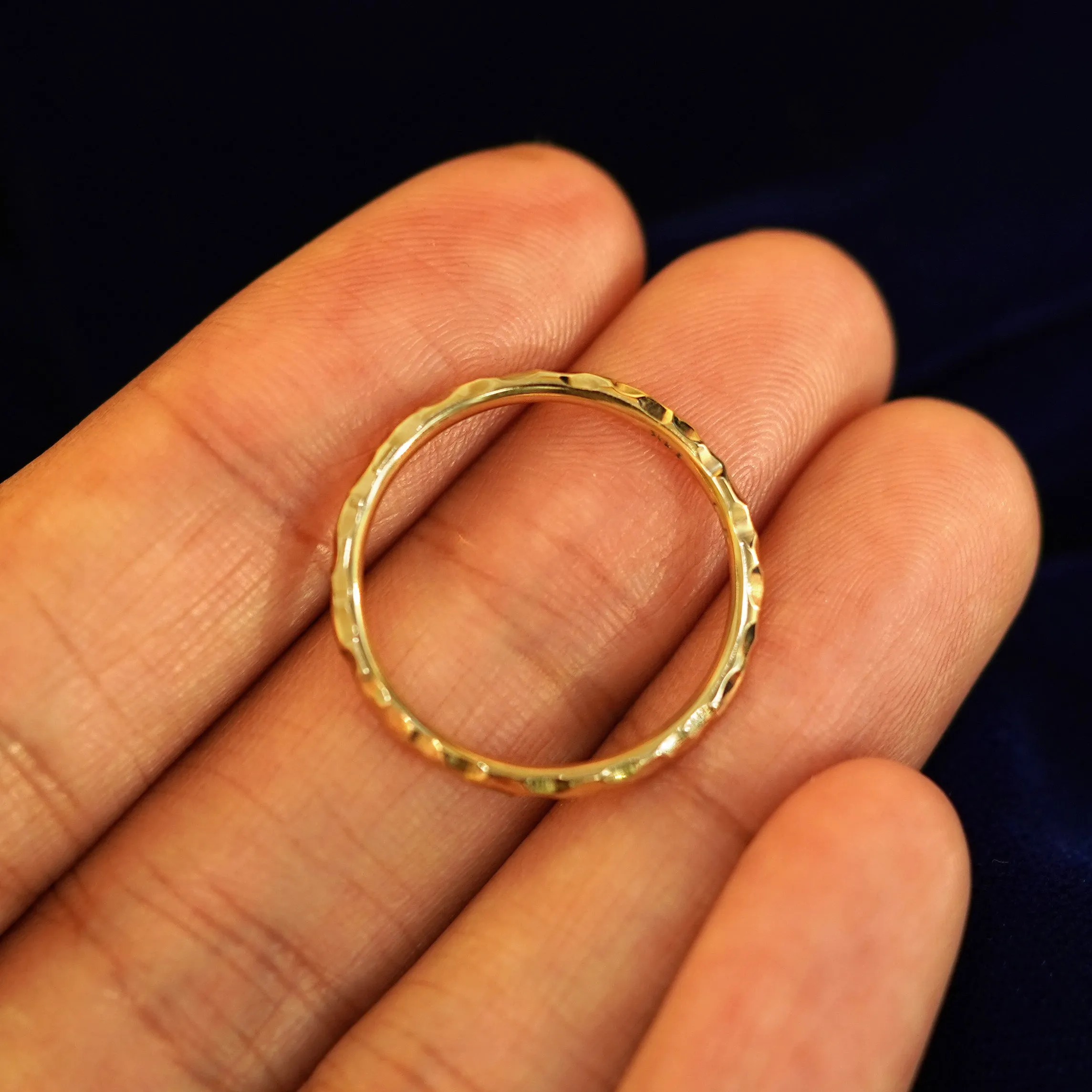 Curvy Hammered Band