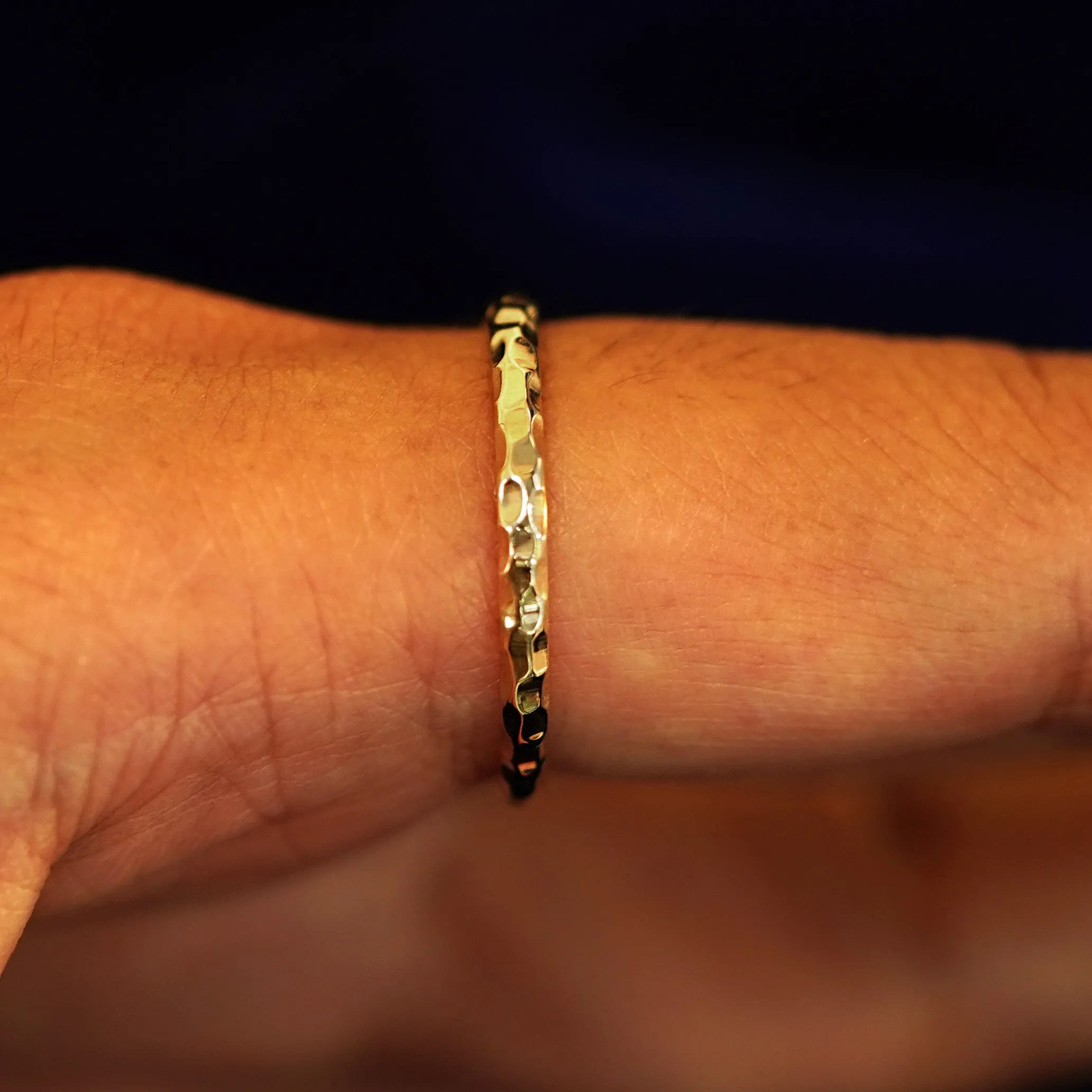 Curvy Hammered Band
