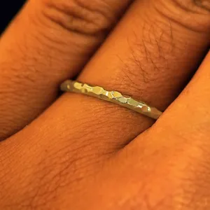 Curvy Hammered Band