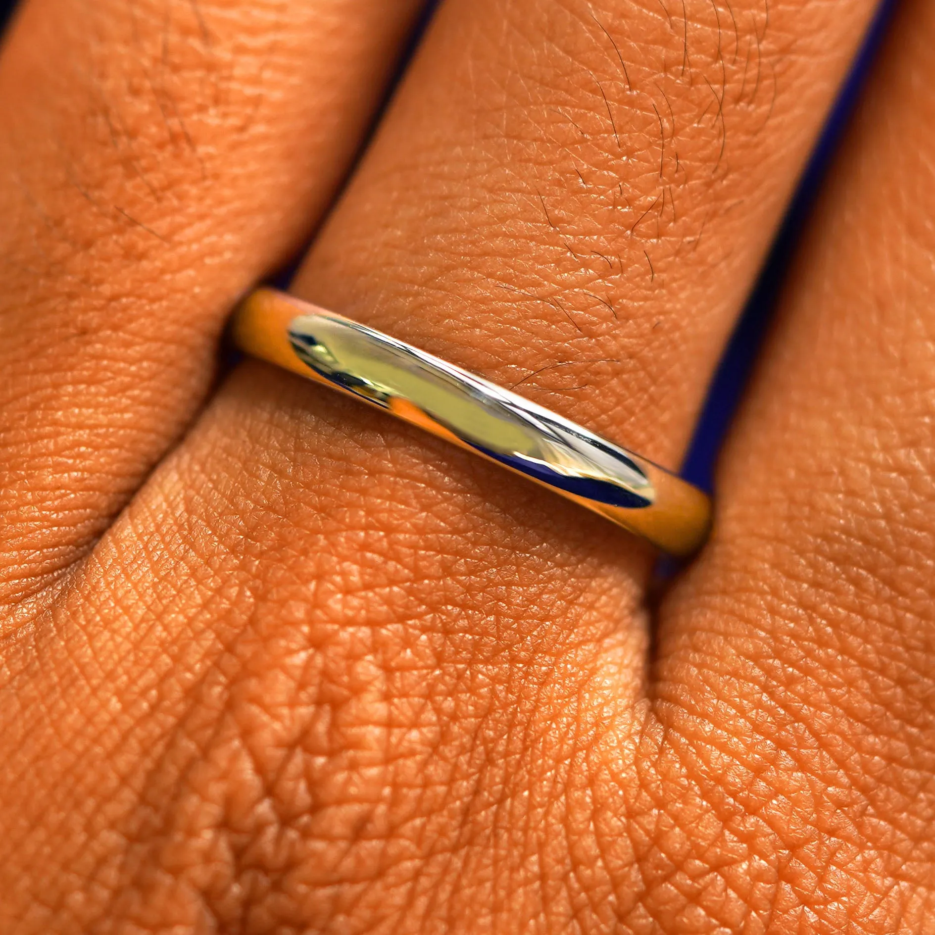 Curvy Mirror Band