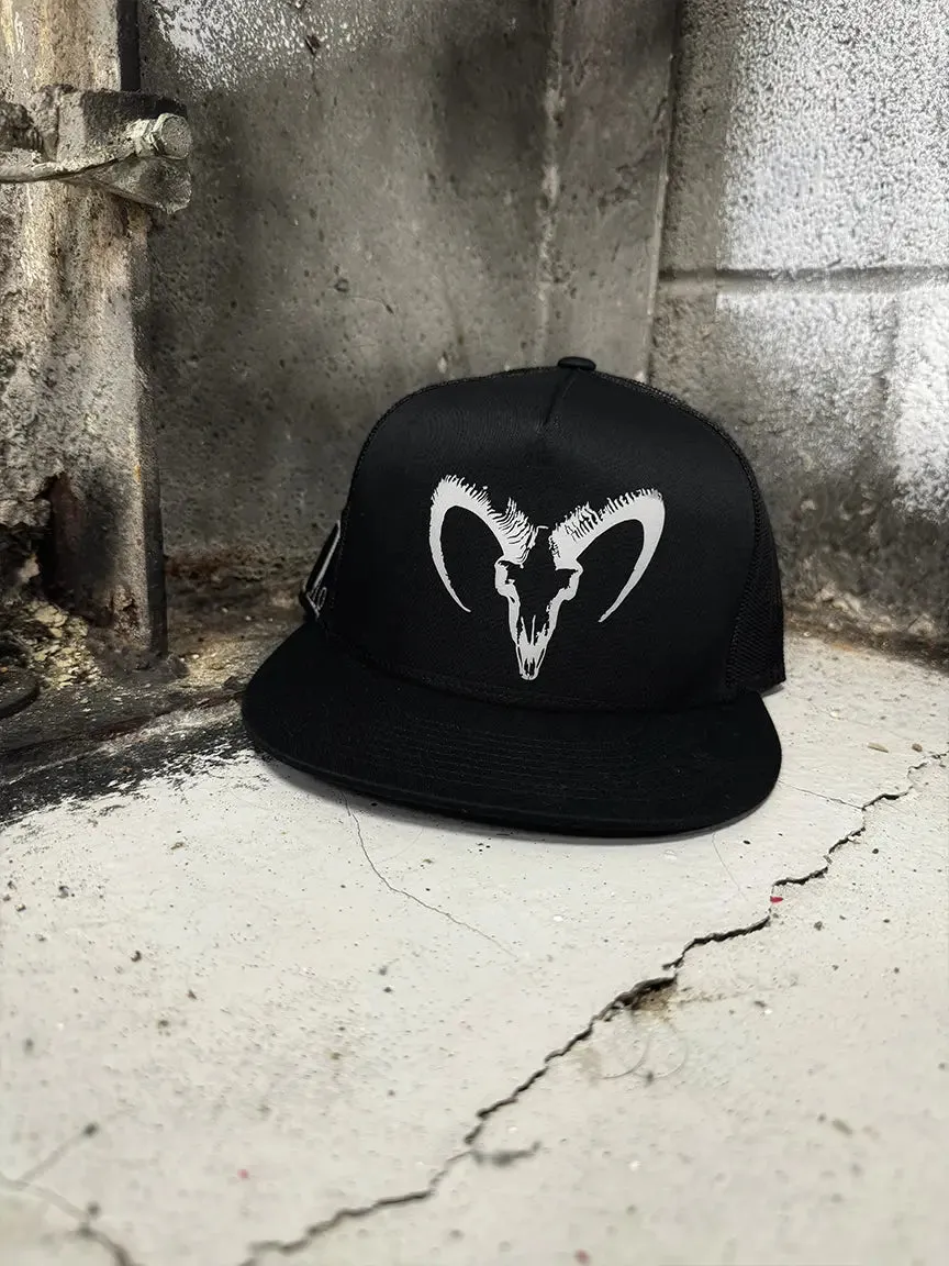 GOAT SIDE STYLE BLACK HAT