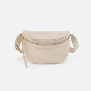 Juno Belt Bag In Metallic Leather - Sand Shimmer