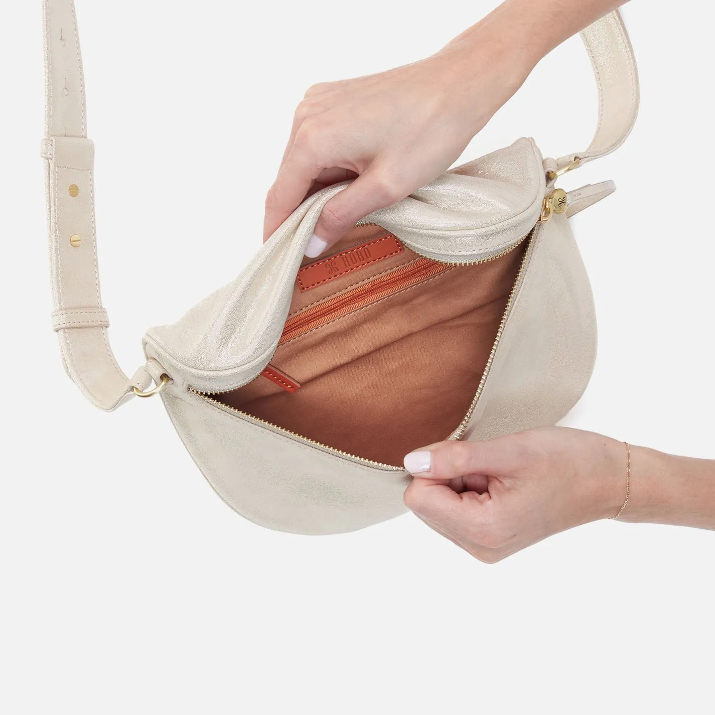 Juno Belt Bag In Metallic Leather - Sand Shimmer
