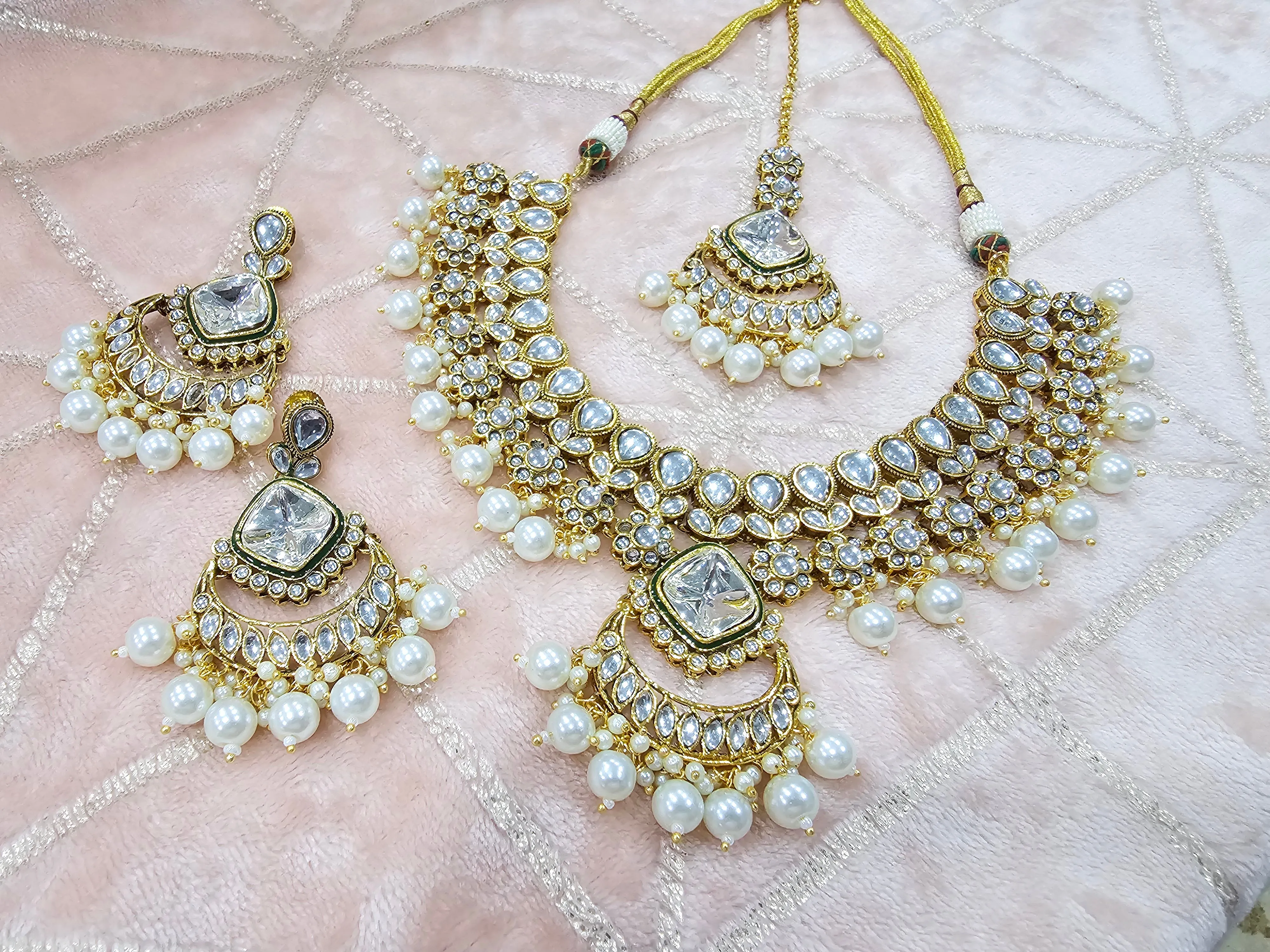 Kundan Necklace Set