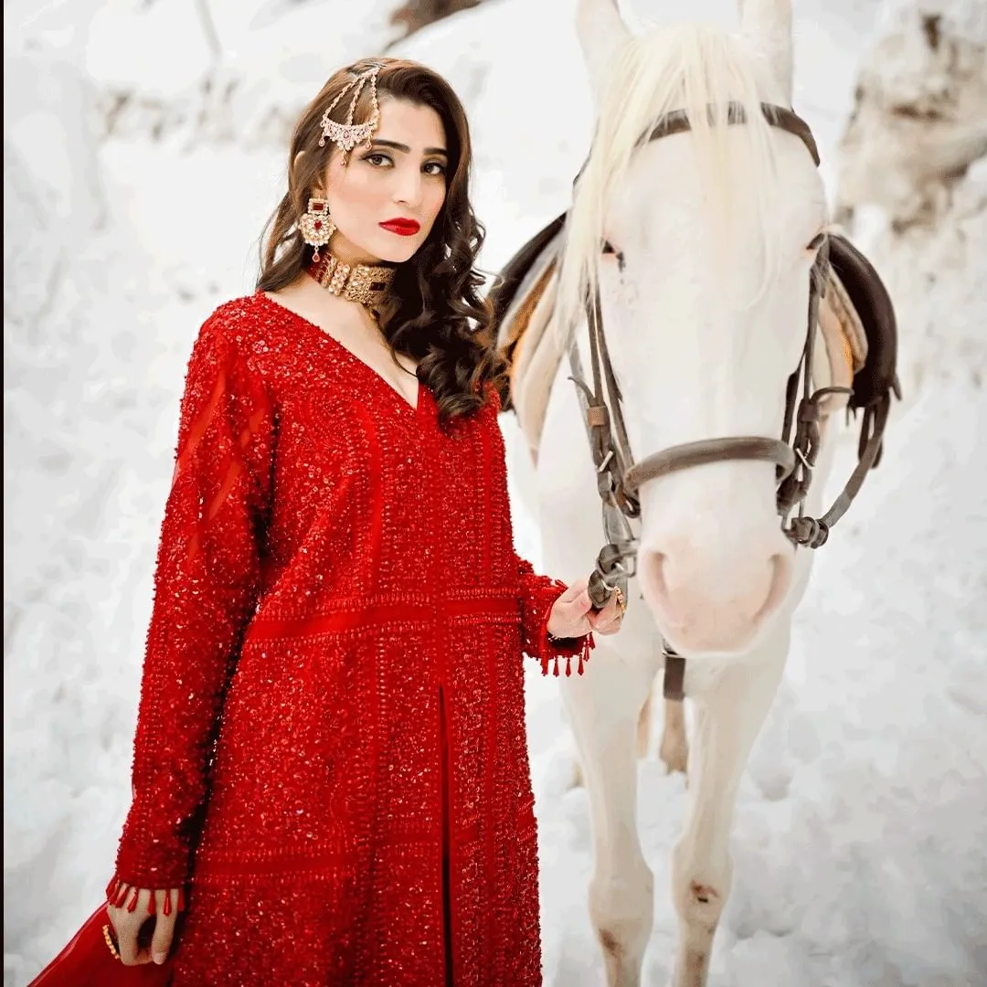 Latest Pakistani Bridal Red Lehenga Kameez Dress #BS900