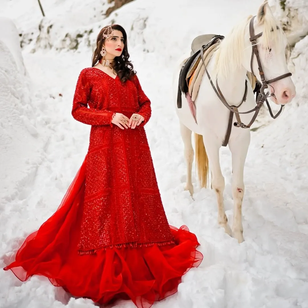 Latest Pakistani Bridal Red Lehenga Kameez Dress #BS900