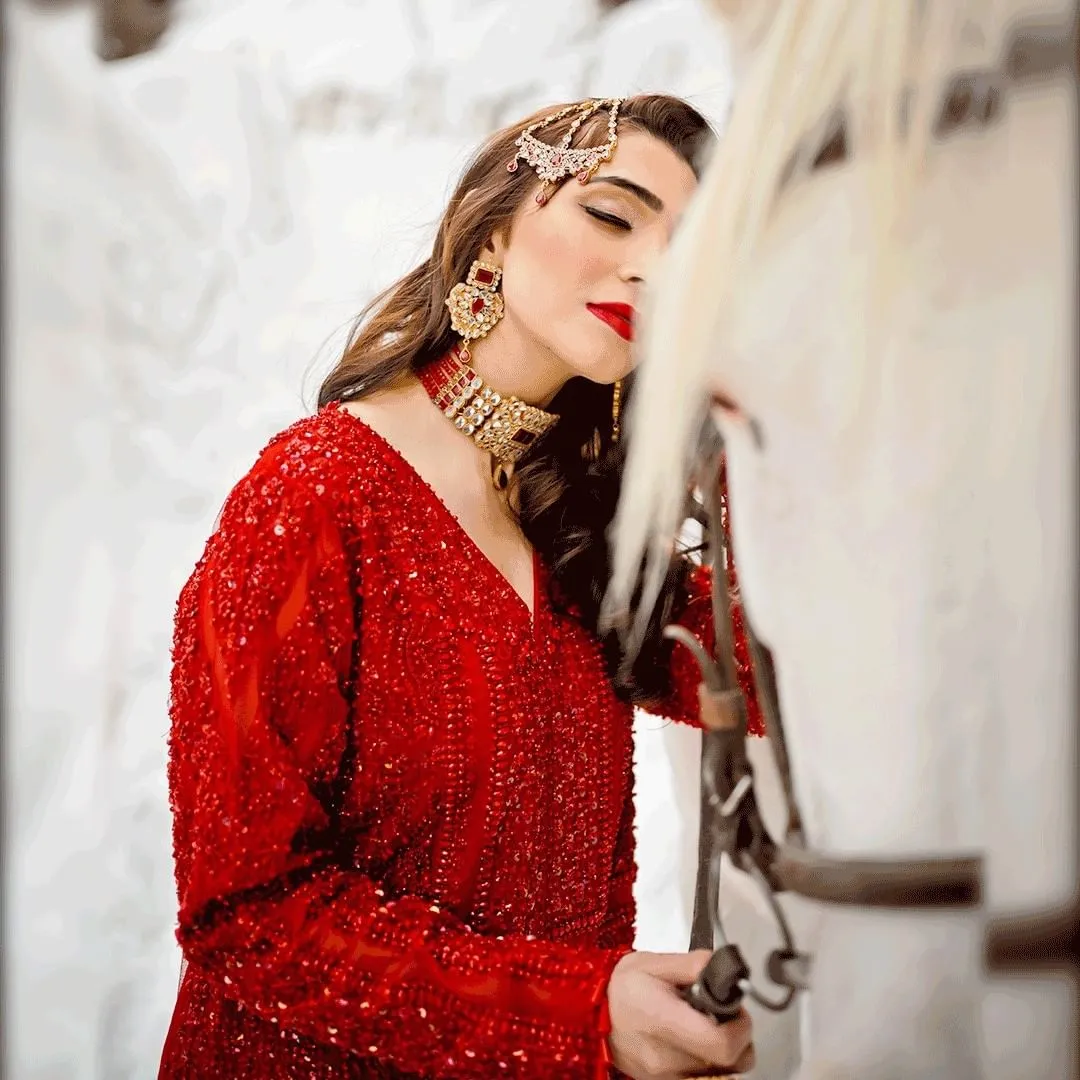 Latest Pakistani Bridal Red Lehenga Kameez Dress #BS900