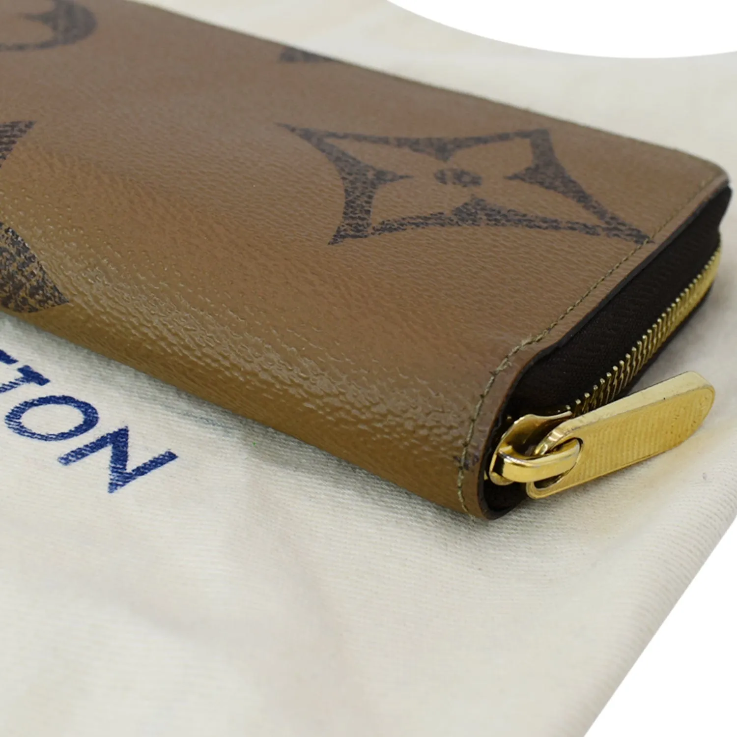 LOUIS VUITTON Giant Monogram Reverse Zippy Wallet Brown