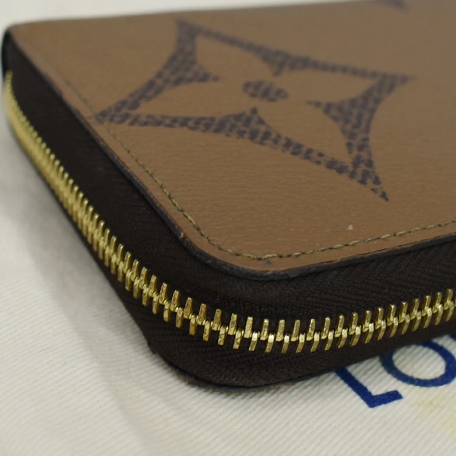 LOUIS VUITTON Giant Monogram Reverse Zippy Wallet Brown