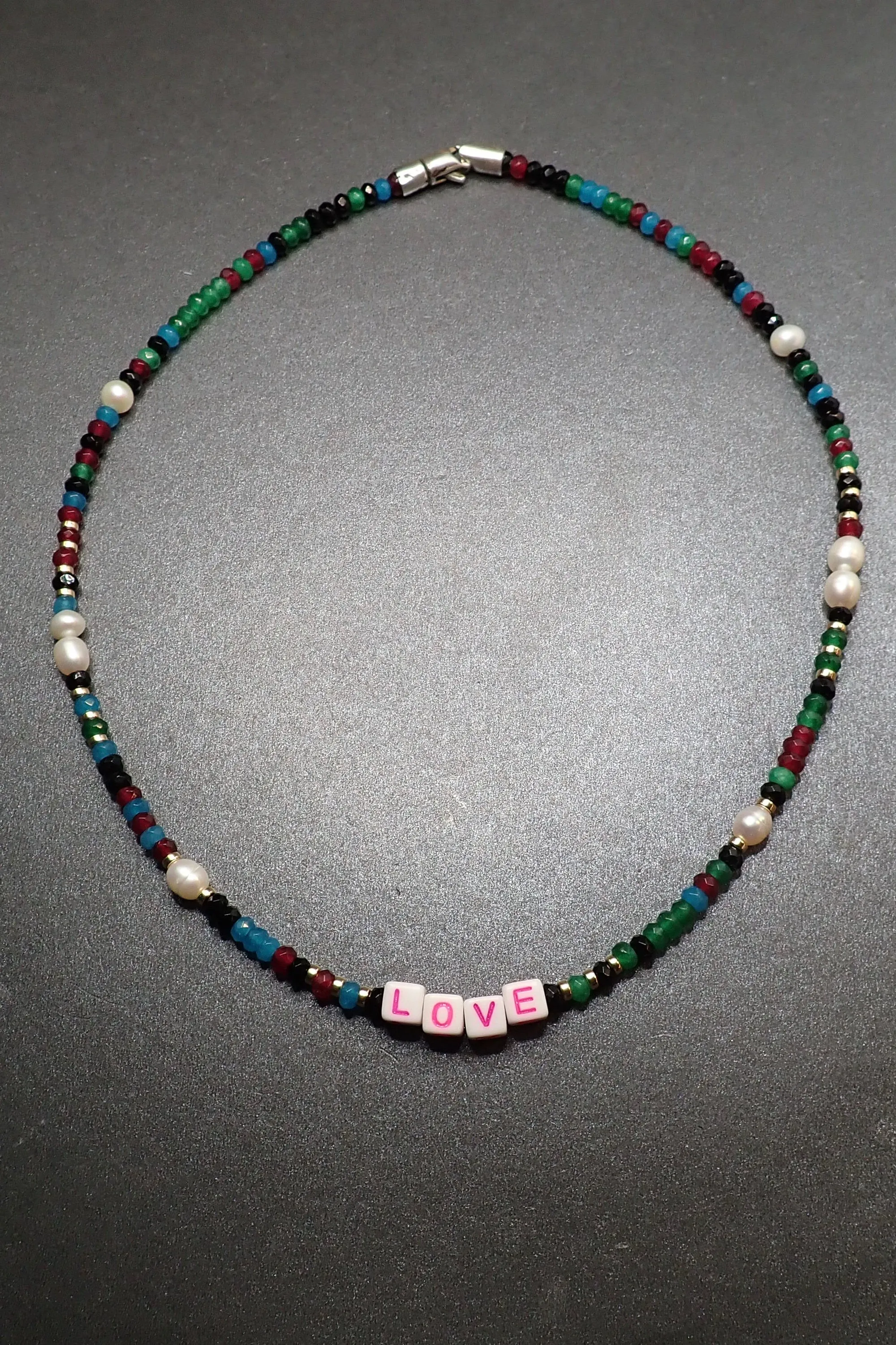 LOVE SHORT BEADED NECKLACE
