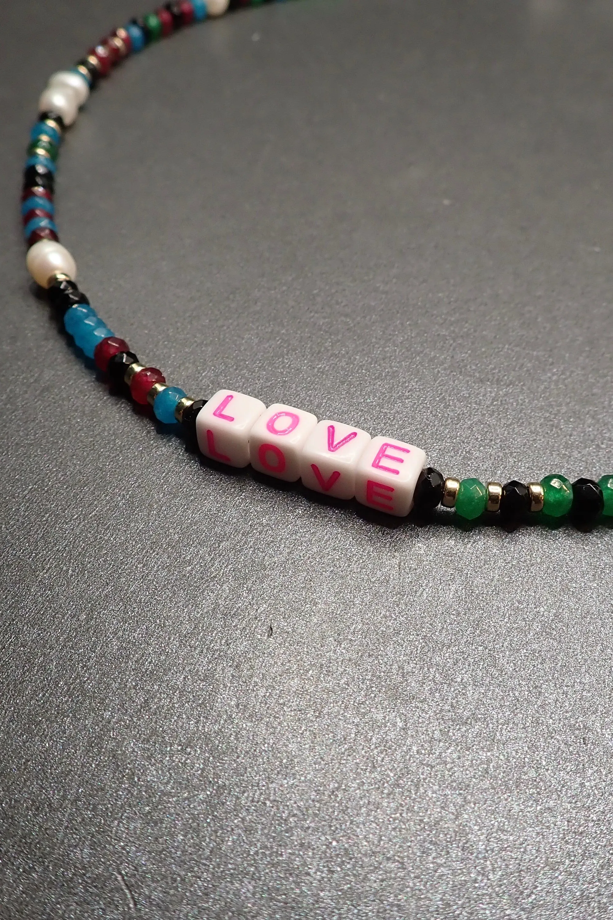 LOVE SHORT BEADED NECKLACE