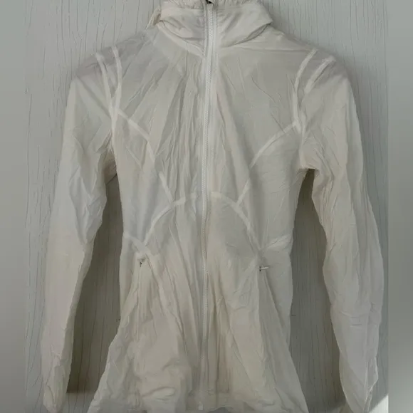 Lululemon Athletica Such A Cinch Foldable Hood White Jacket size 4