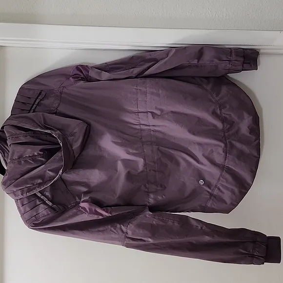 Lululemon Spring Forward Jacket in Purple Fog EUC