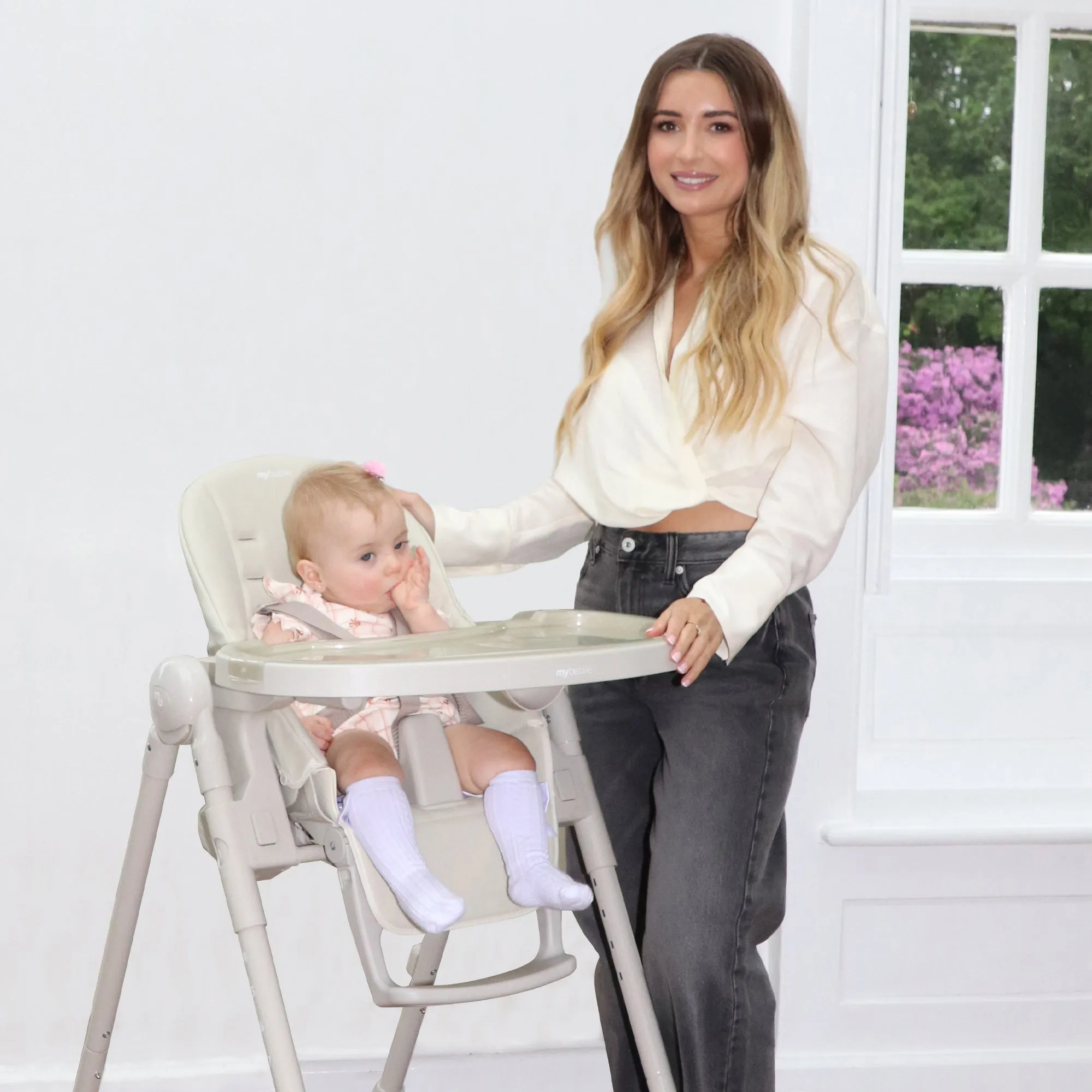 MBHC9 Luxe Highchair - Oatmeal