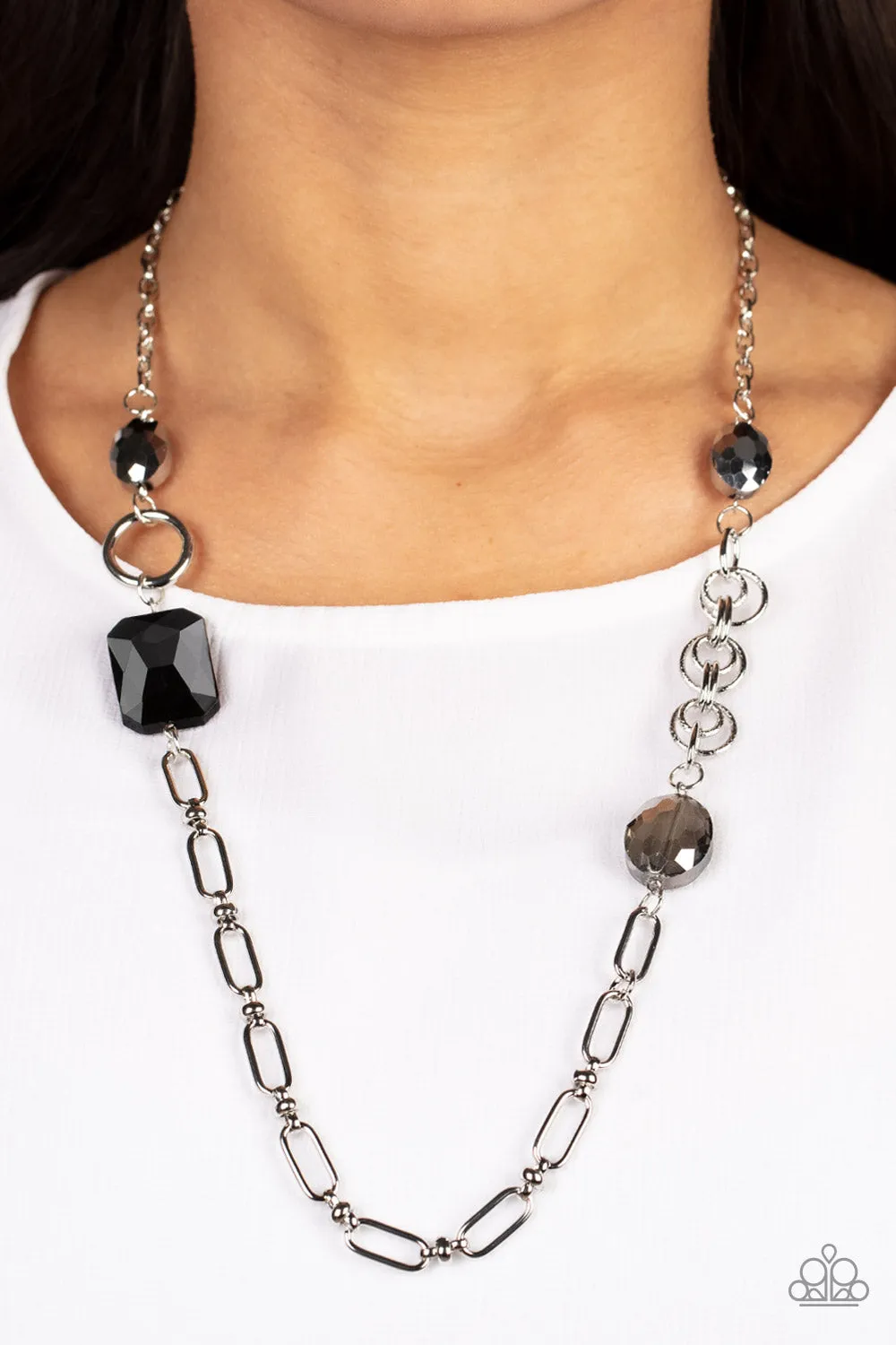 Paparazzi Famous and Fabulous - Black Necklace