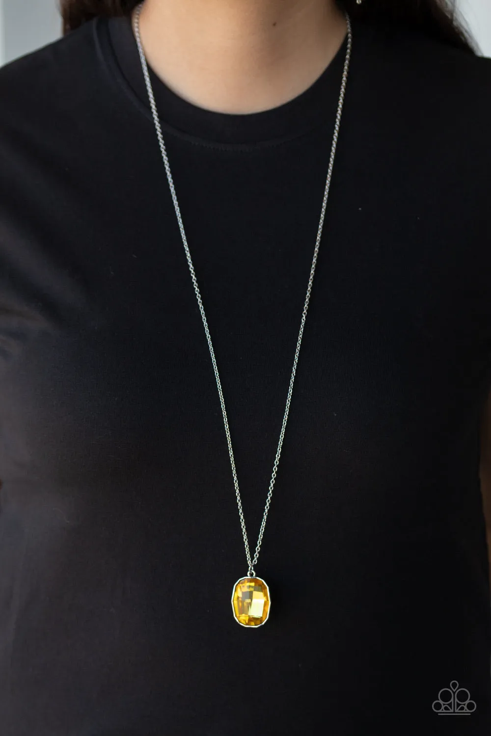 Paparazzi Imperfect Iridescence Necklace Yellow