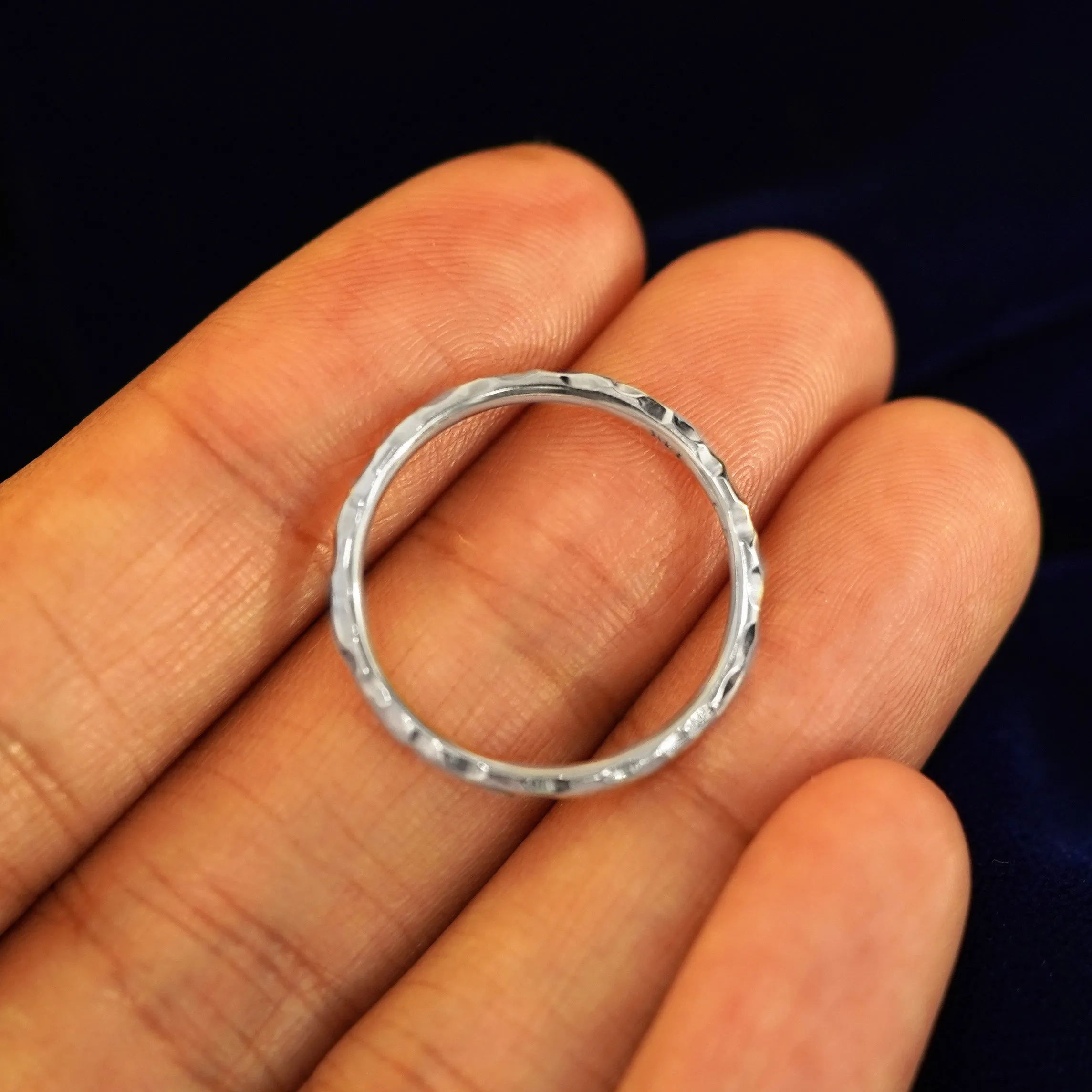 Platinum Curvy Hammered Band