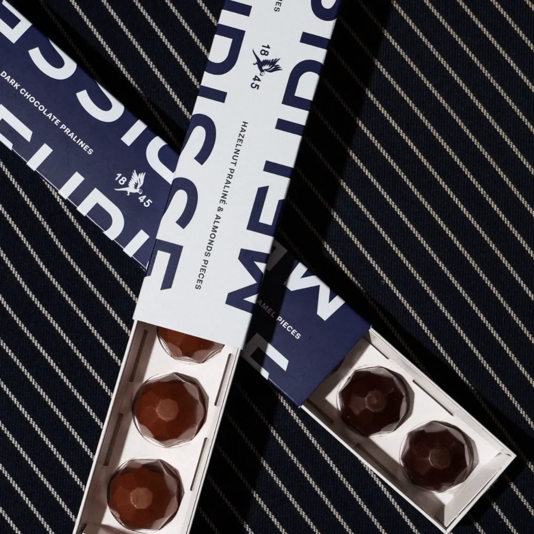 Pralines with Caramel 73% Dark Chocolate 10 x 75g