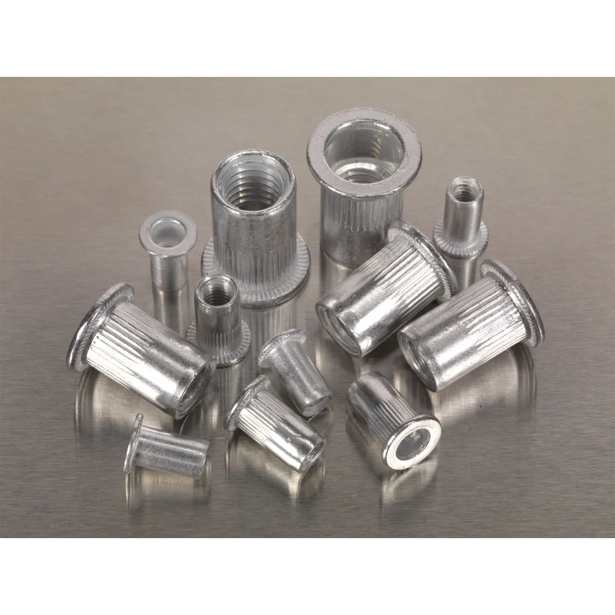 Sealey 200 Piece Splined Threaded Insert Rivet Nut Assortment M4-M8 Metric