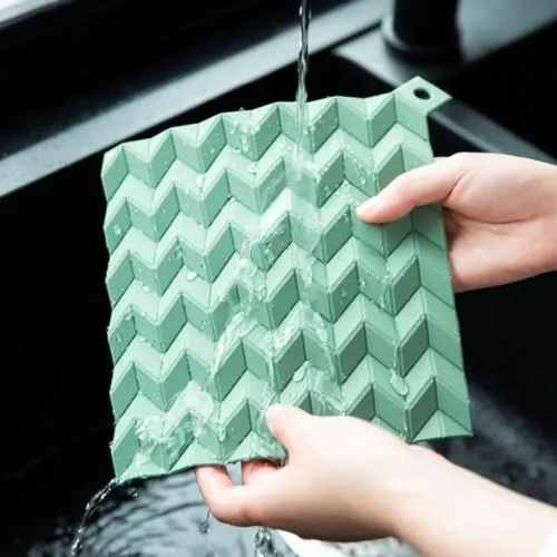 Silicone Trivet and Pot Holder – Heat-Resistant, Durable and Flexible