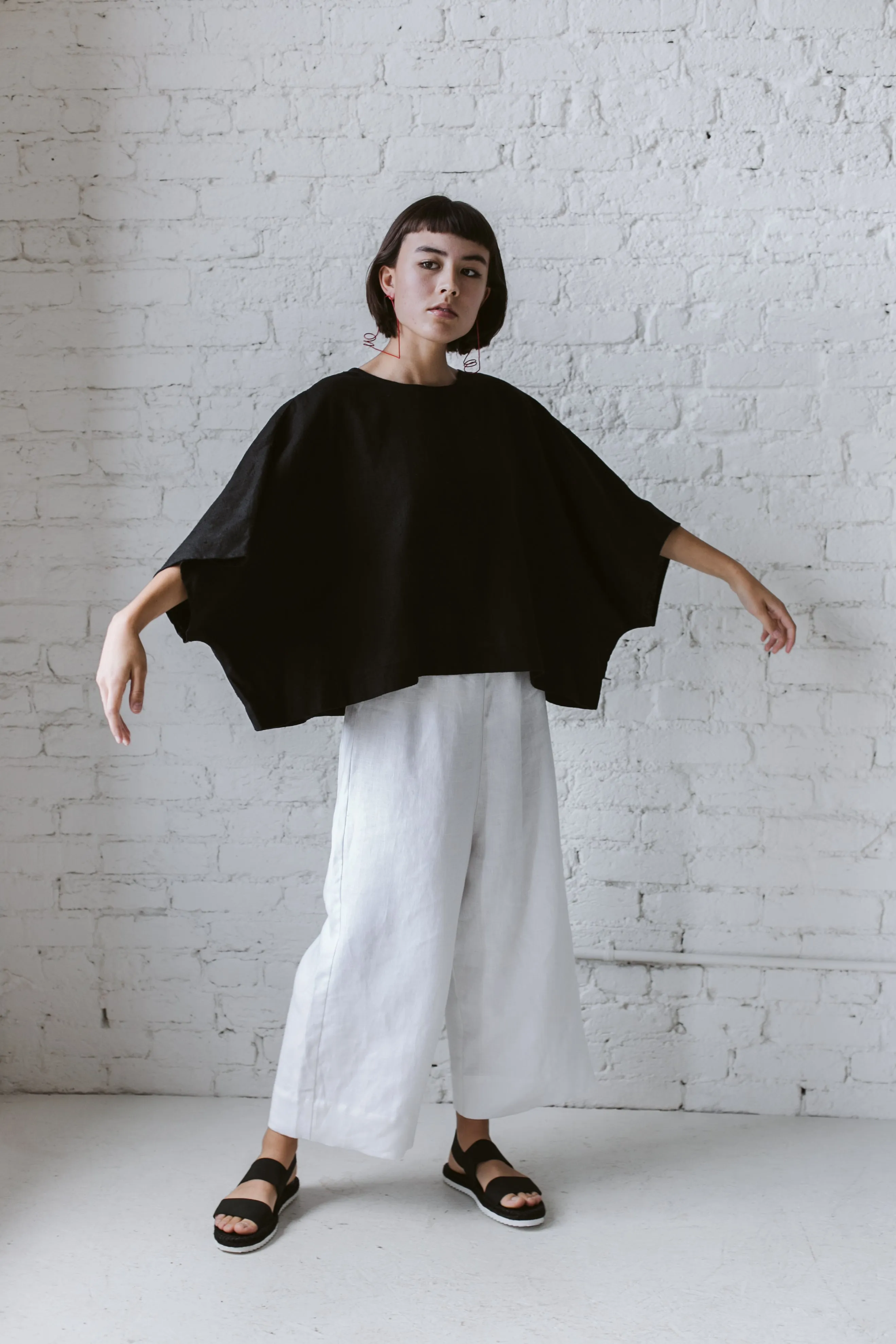 Super Wide Crop Top In Black Linen