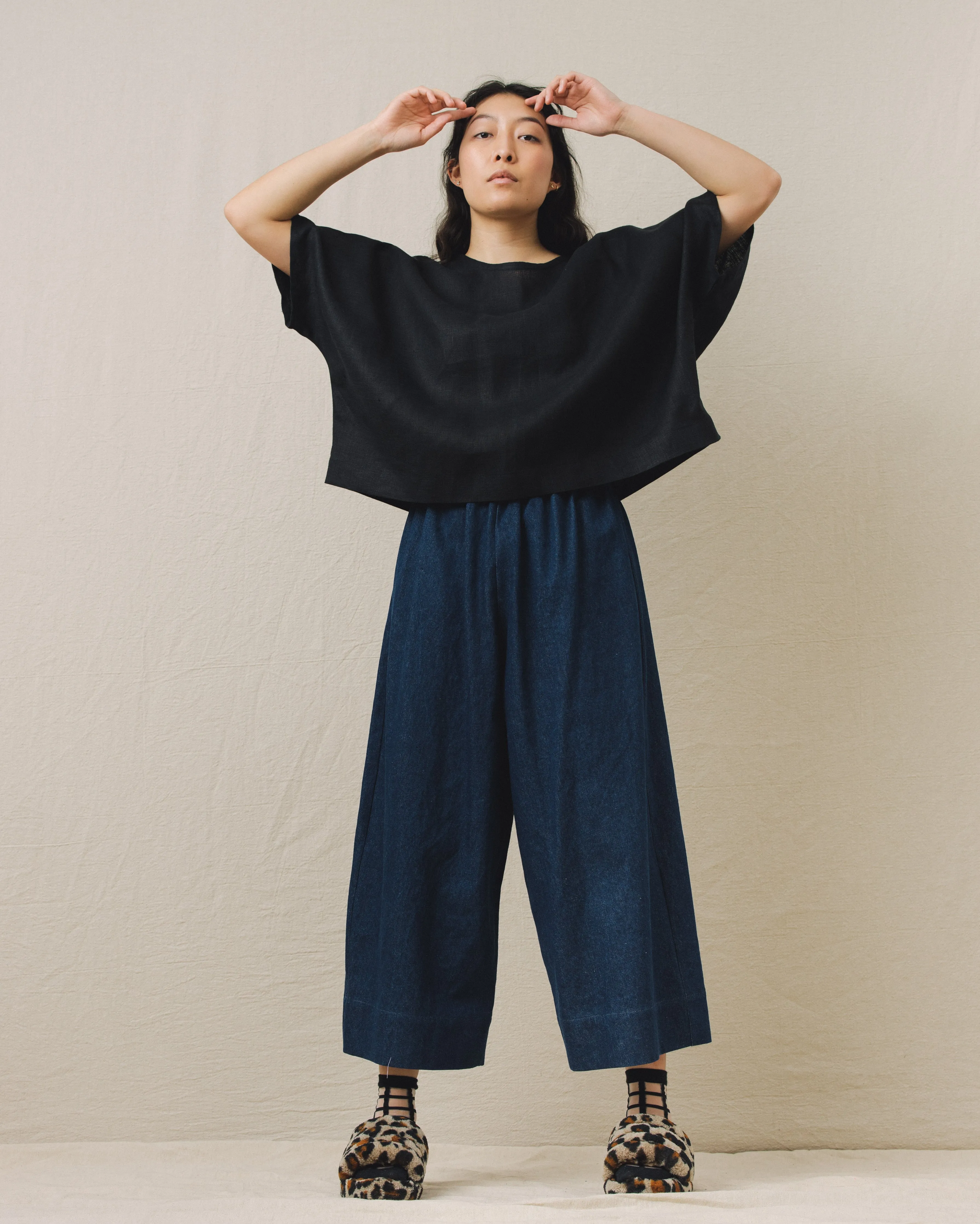 Super Wide Crop Top In Black Linen