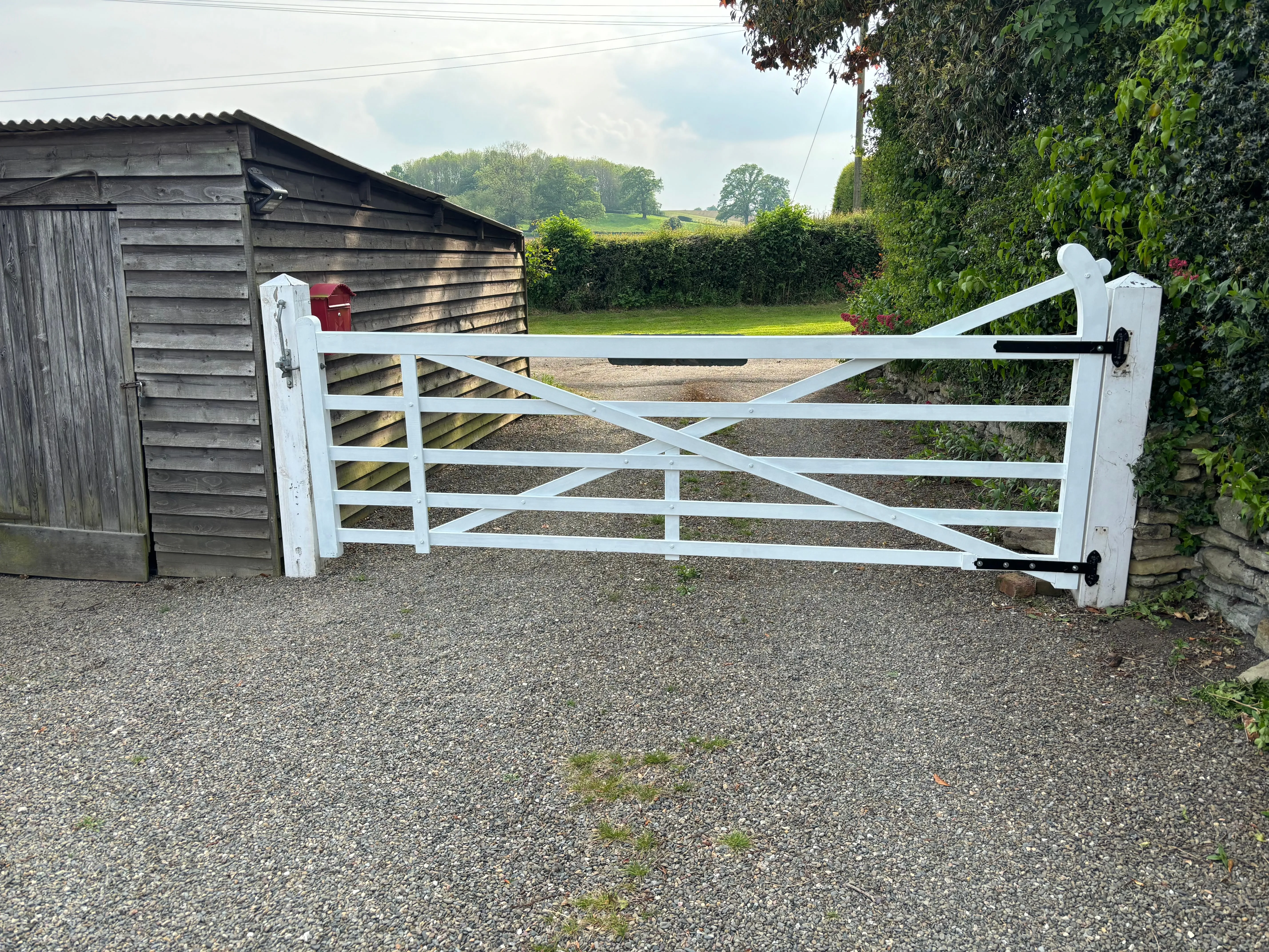 The Exbourne Curved Heel Planed Gate