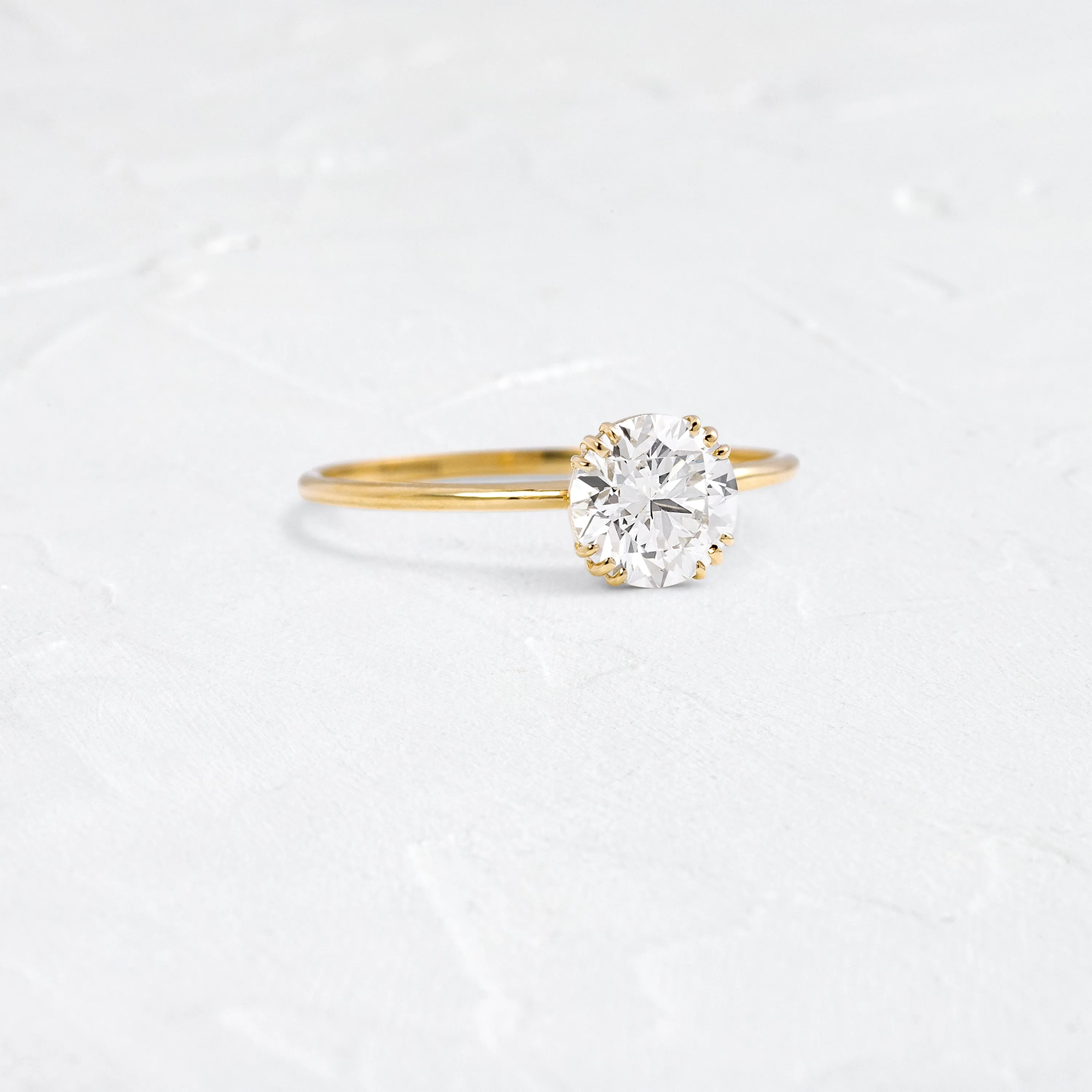 Threaded Ring, Round Cut