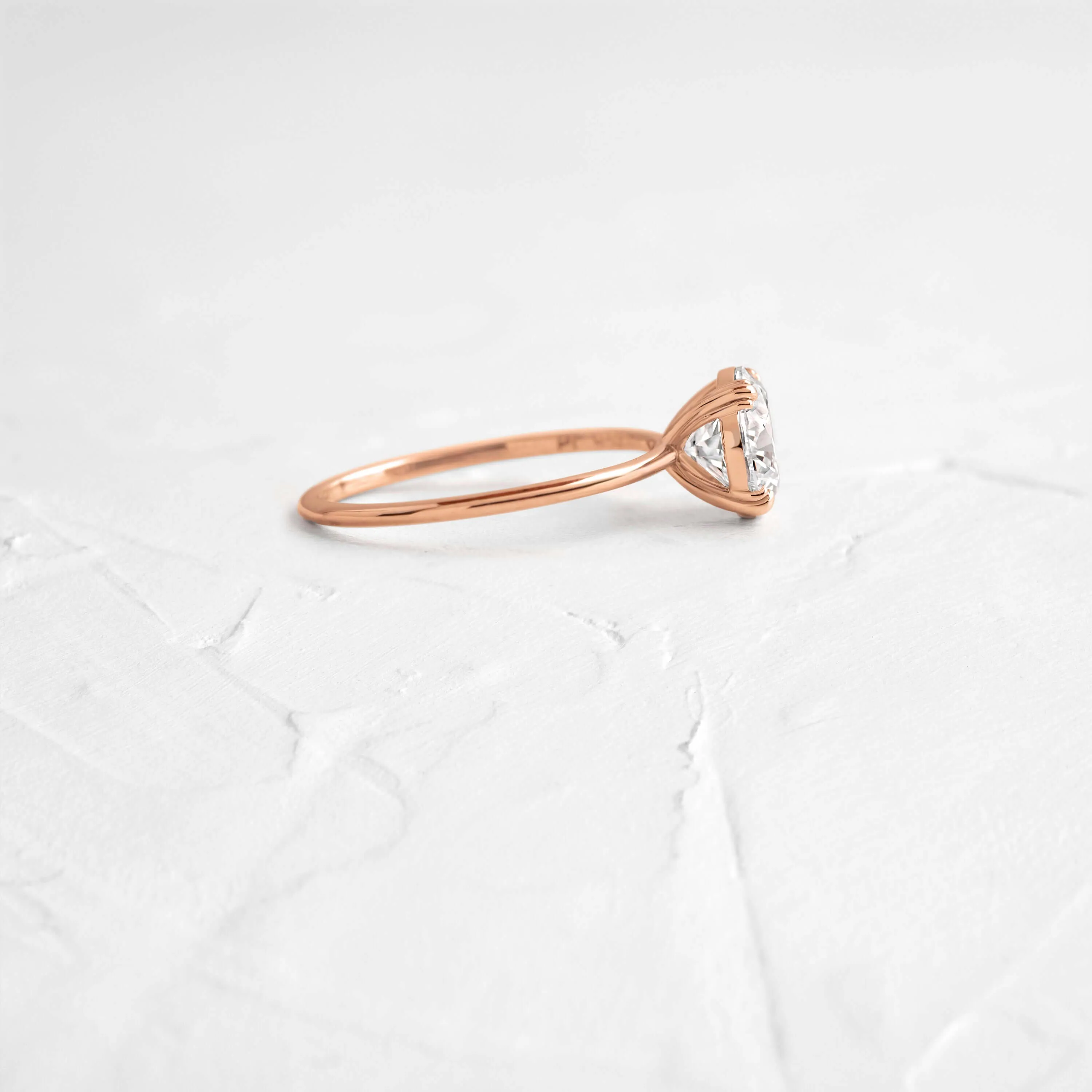 Threaded Ring, Round Cut