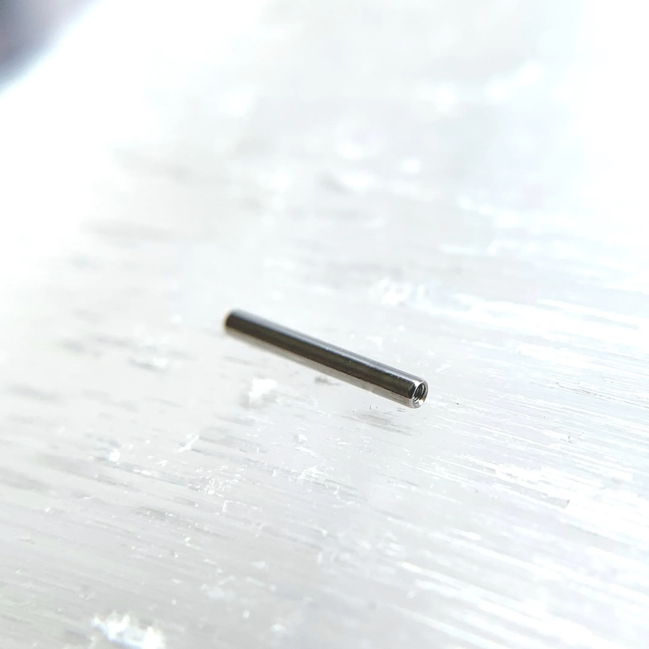 Titanium Threaded Straight Barbell Shaft