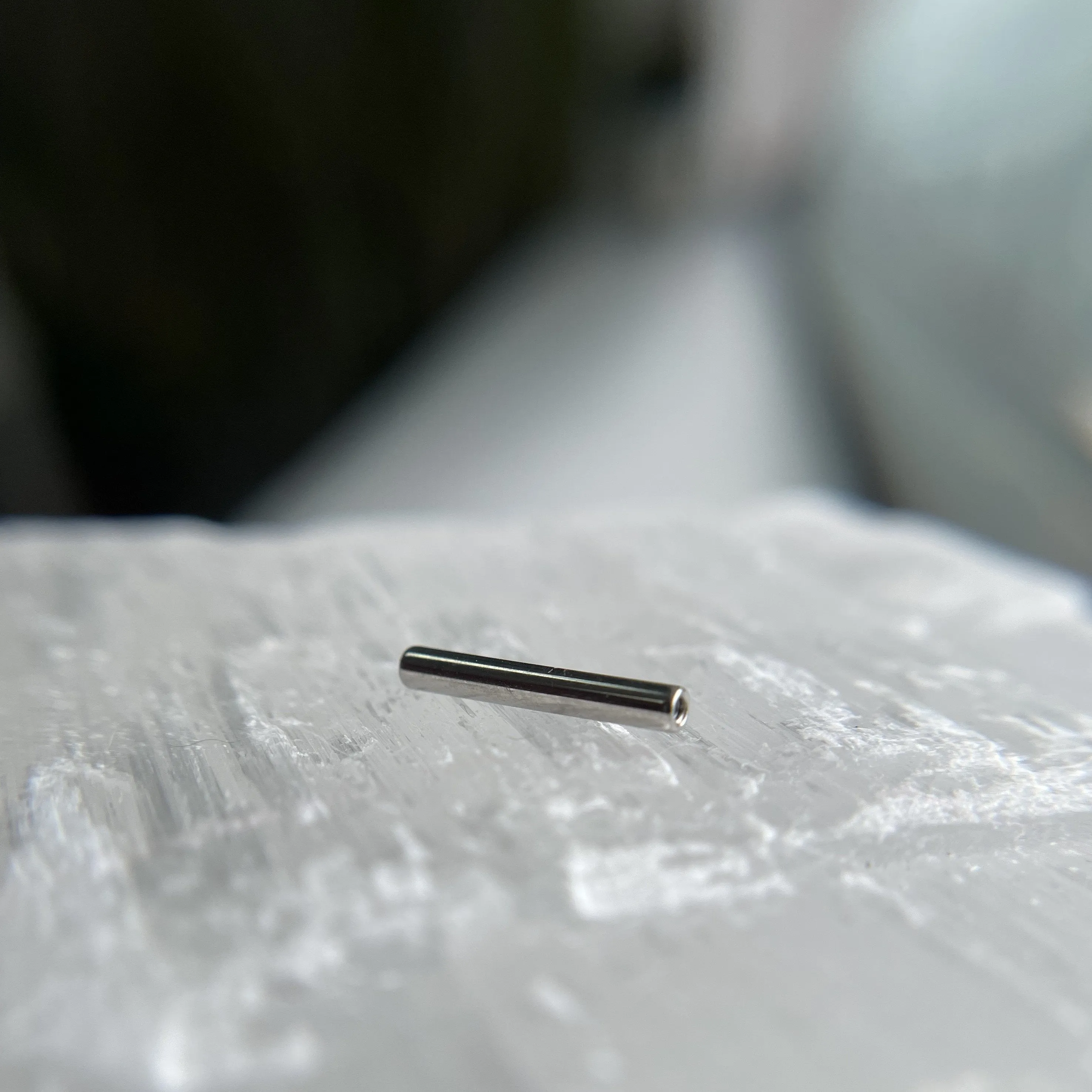 Titanium Threaded Straight Barbell Shaft