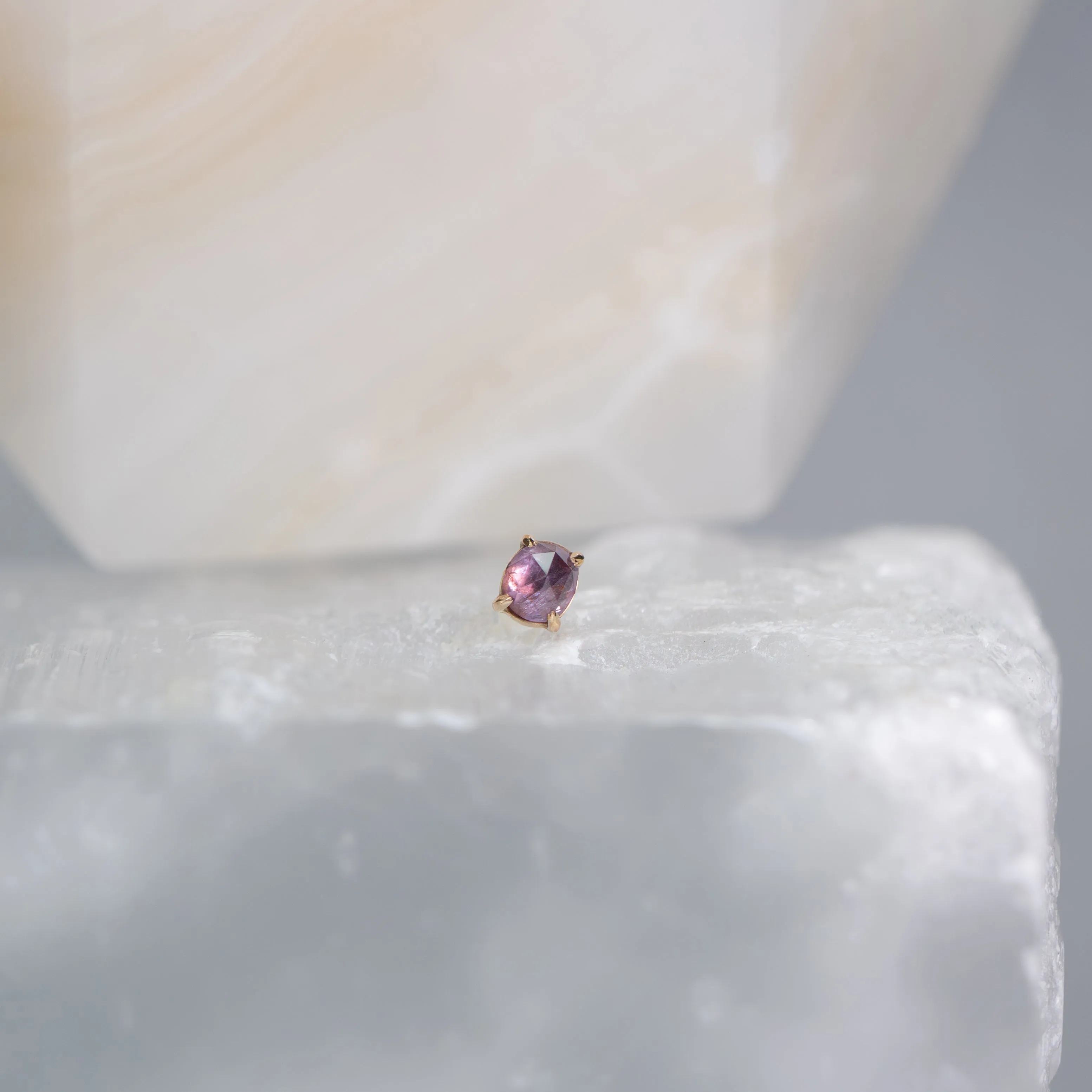 Umba Sapphire Prong-Set Threadless End