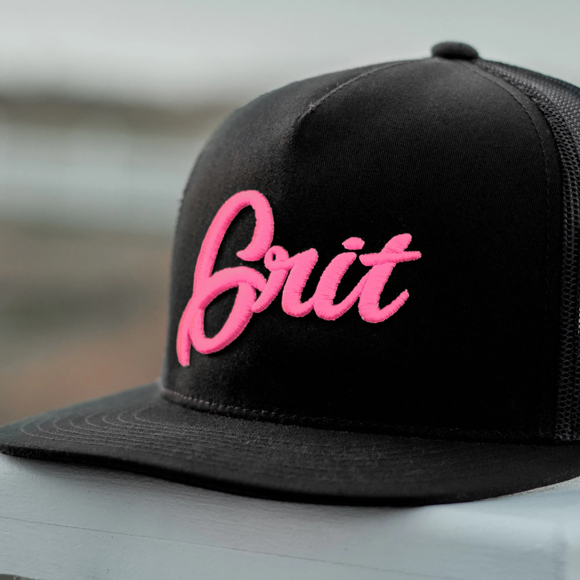 VINTAGE - Matte Pink/Black Mesh Snapback