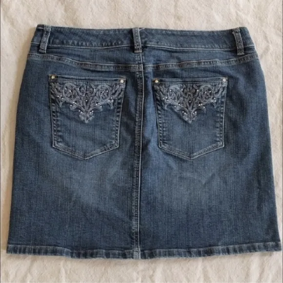 WHBM Jean Skirt Silver Studs &amp; Crystals Embellished Embroidered Pockets Denim 8