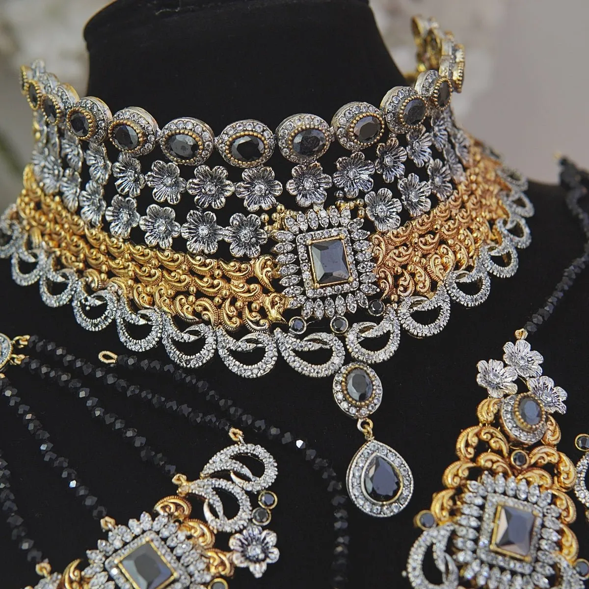 Zircones Handcrafted Brides Collar Set